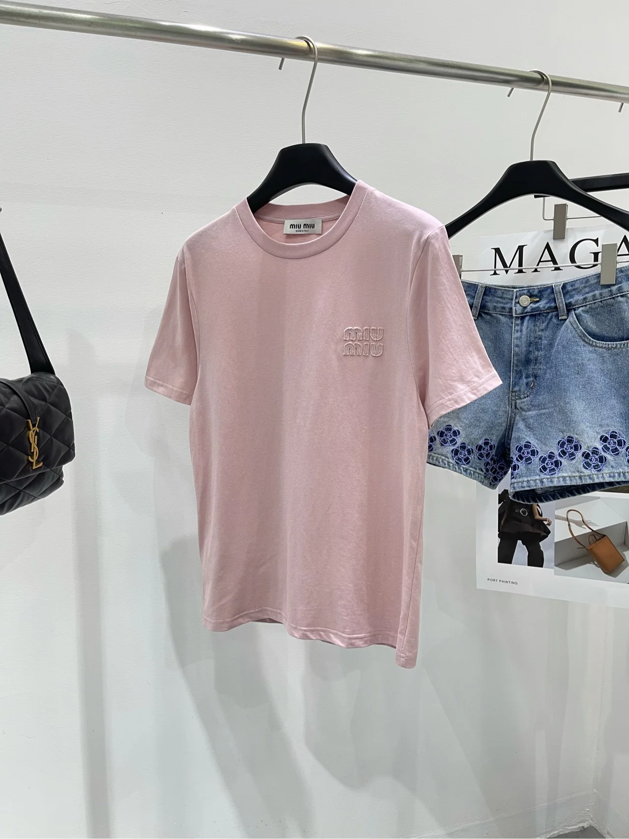 Miu Miu-2404-Розовая футболка с коротким рукавом и аппликацией в виде букв