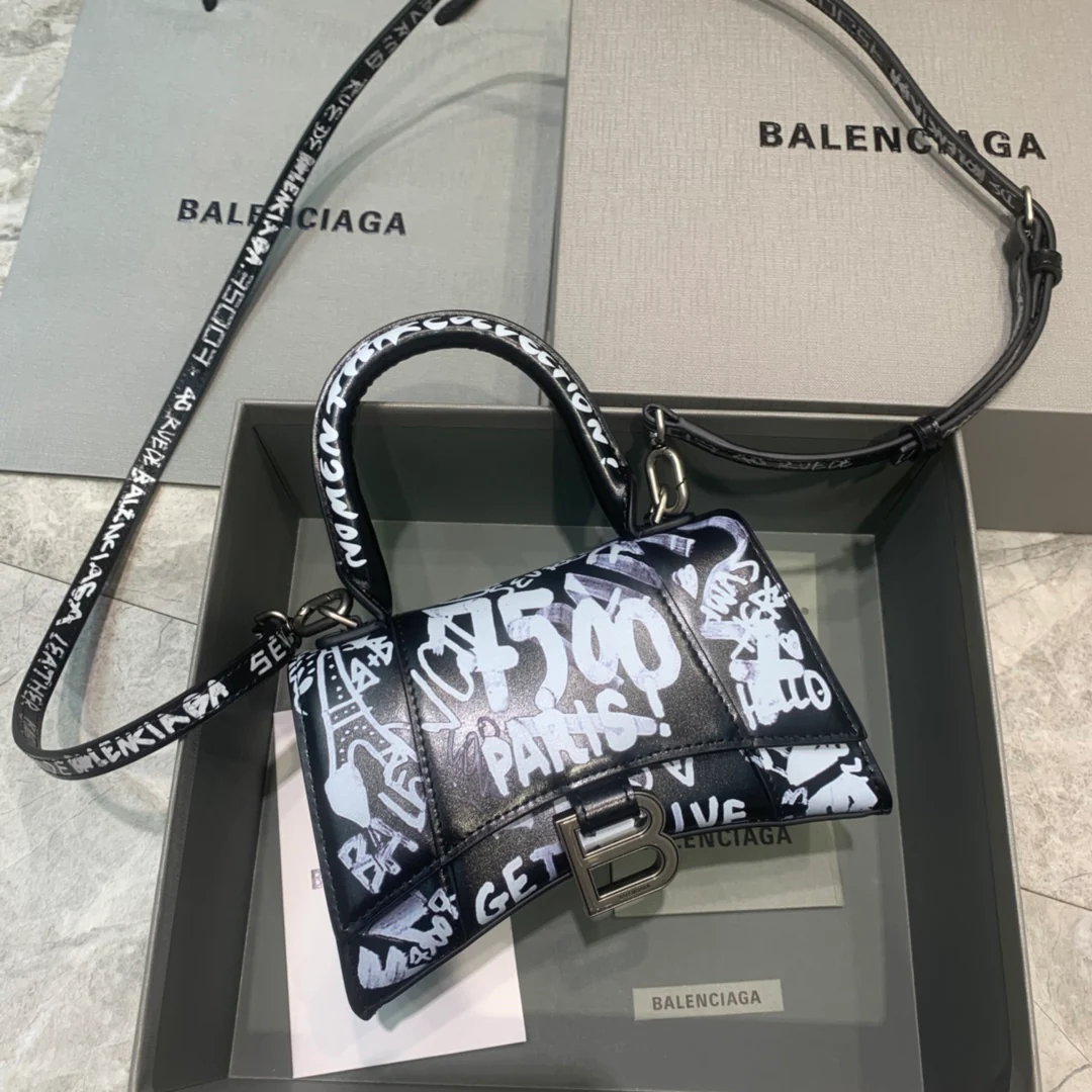 Сумка Balenciaga Hourglass, размер XS, черная, с рисунком ?Граффити?.