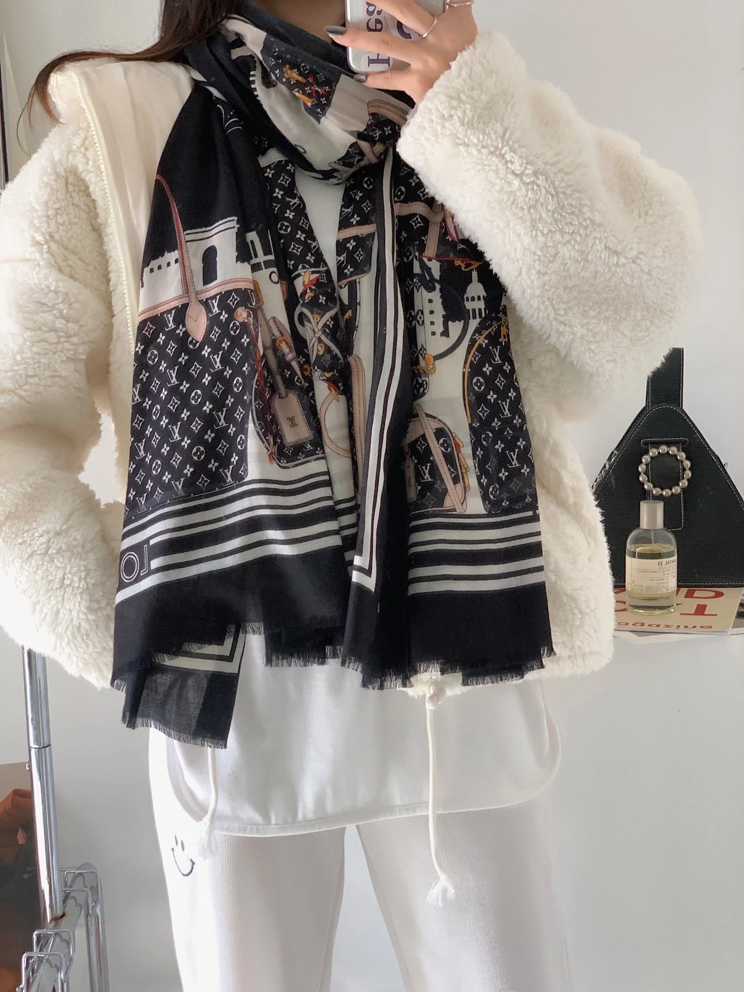 Шарф LV с принтом в виде цепочек - 100-200 см - Кашемир 100% чистоты - 1 шт.