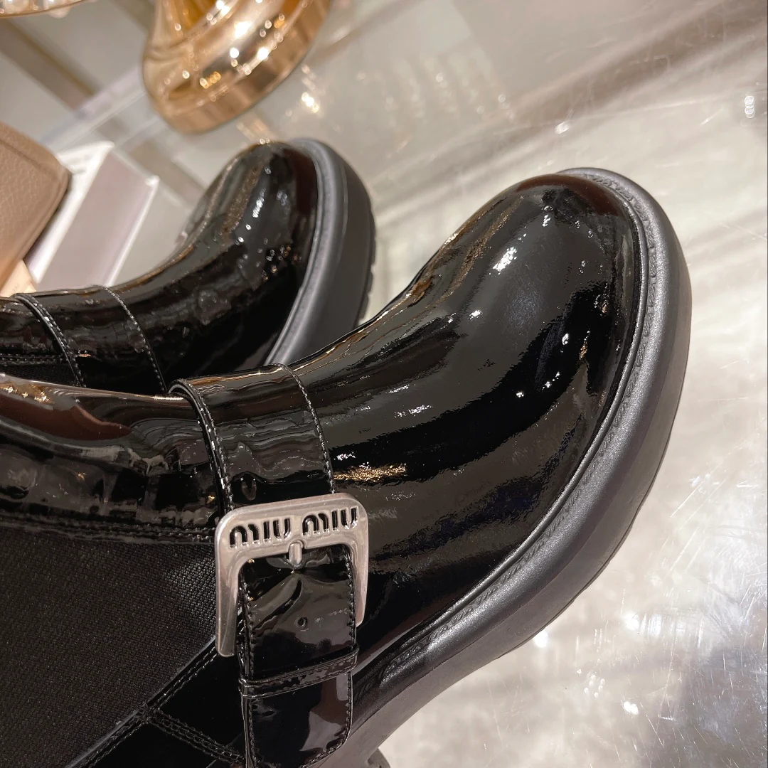 Miu Miu - Новинки сезона осень/зима 2022 - Детские туфли Martin