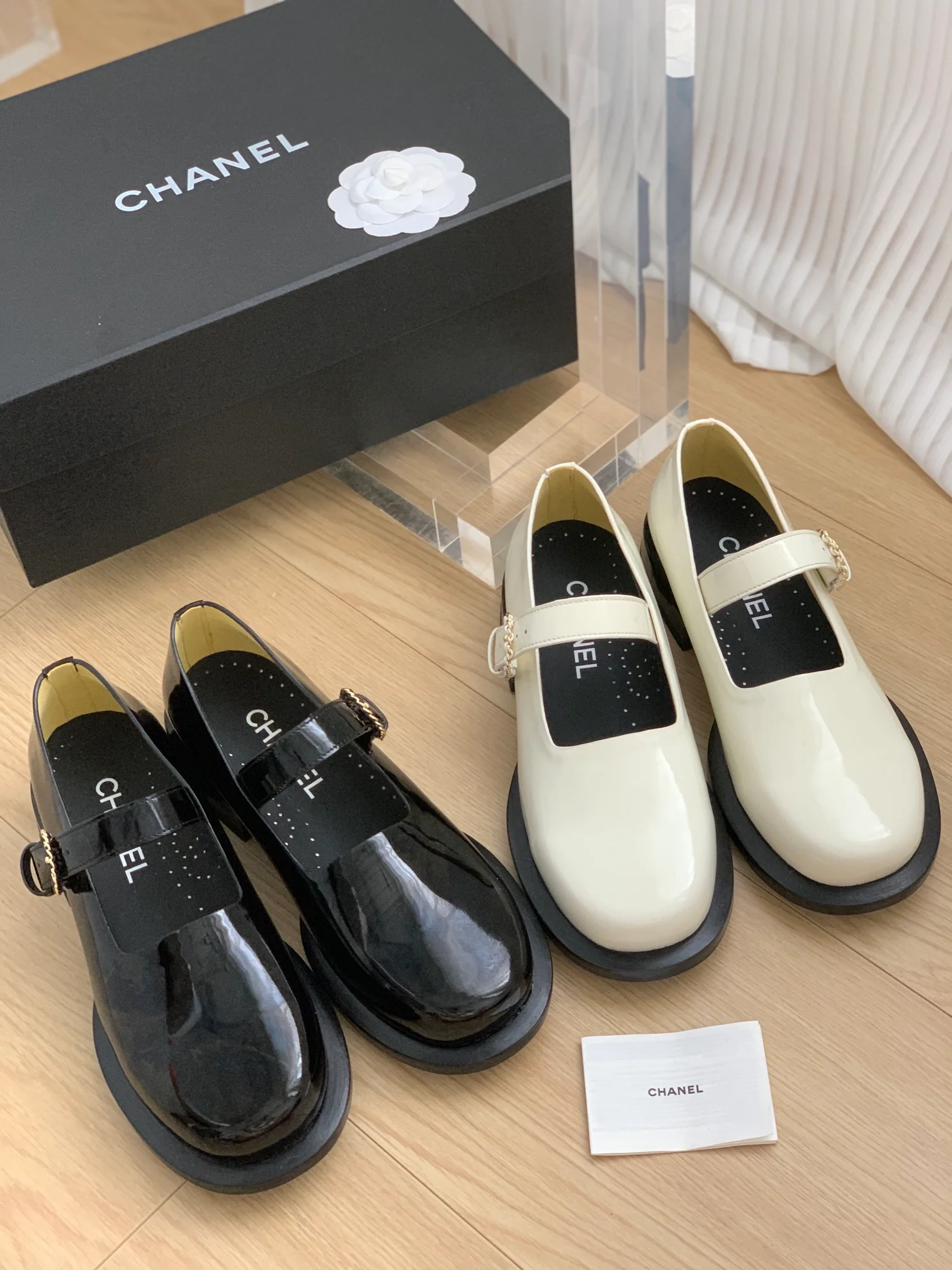 Новинка сезона осень/зима 2023 от Chanel - туфли Мэри Джейн - черные.