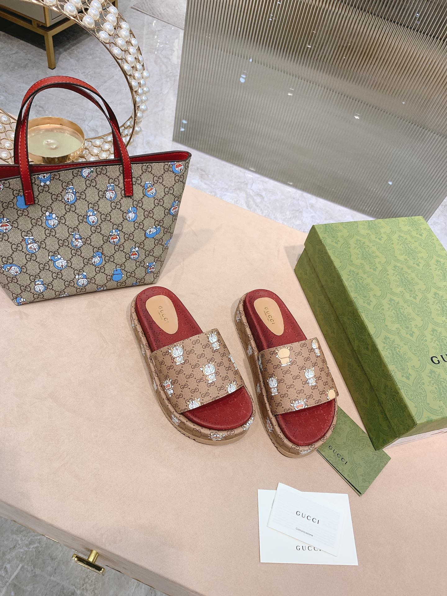 Сандалии на платформе Gucci