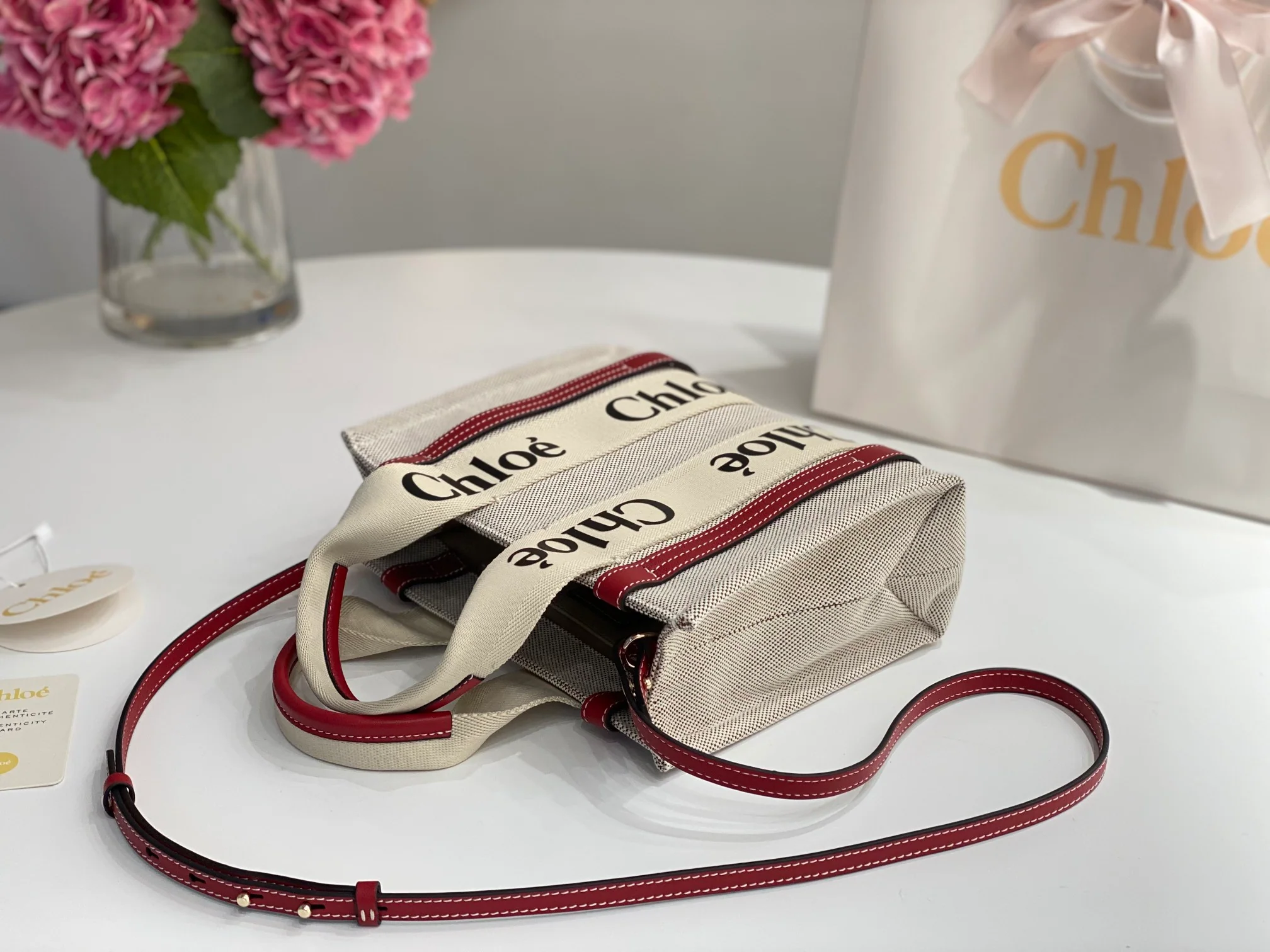Сумка-тоут Chloe Woody, малиново-красная, маленькая.