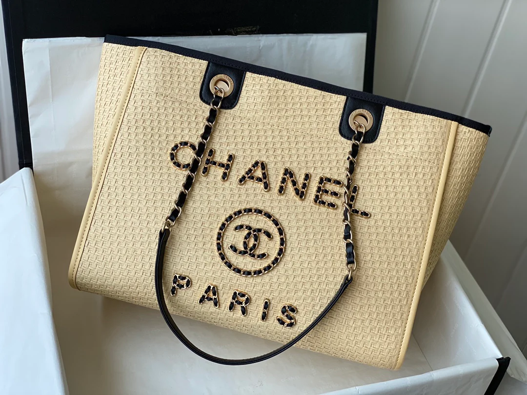 Соломенная пляжная сумка Chanel - кремовый цвет - средний размер