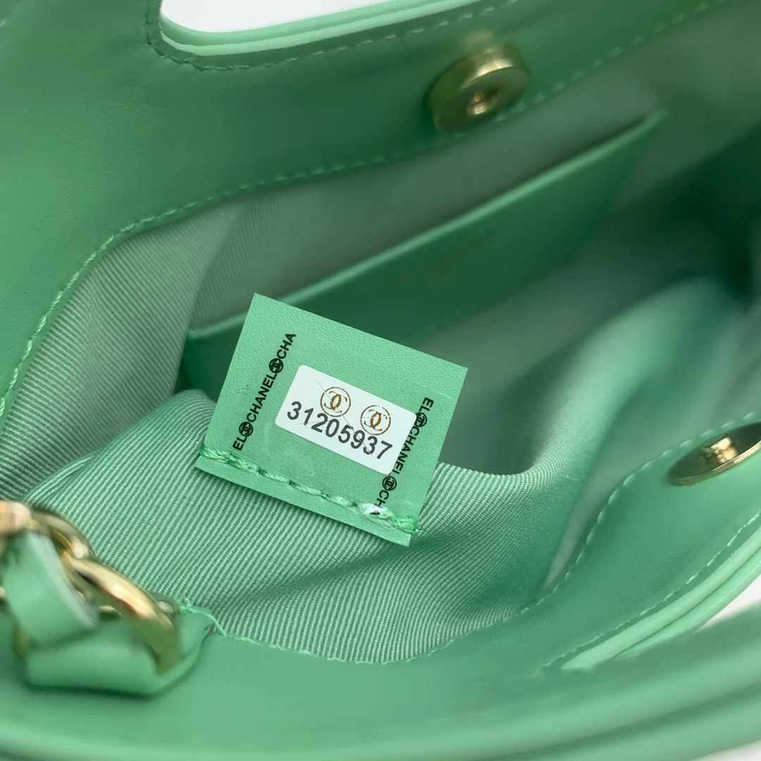 Сумка Chanel 24c 31 серии из нано-ягнячьей кожи - зеленая