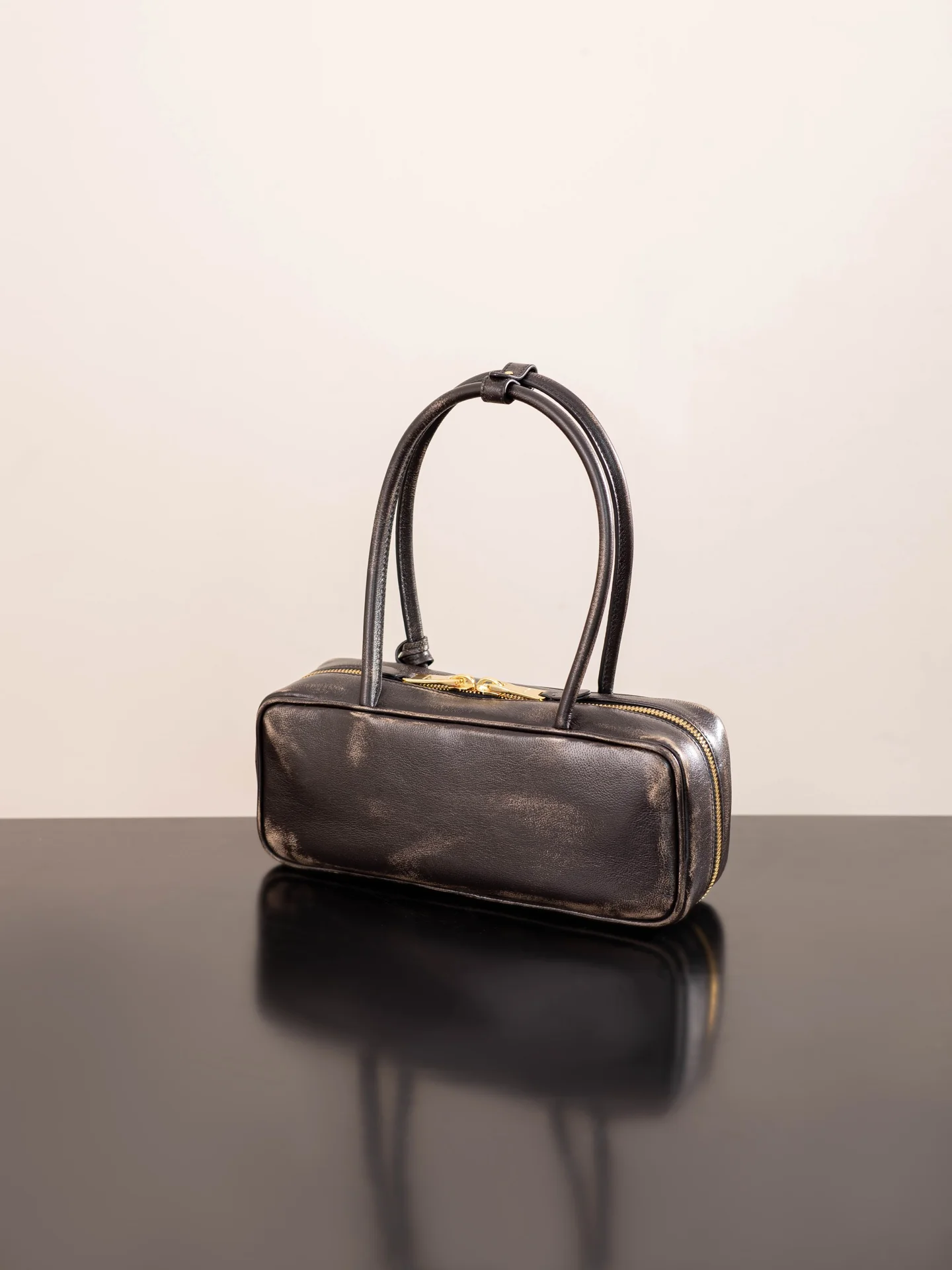 Miu Miu - Маленькая сумочка из овечьей кожи - Отделка под старину