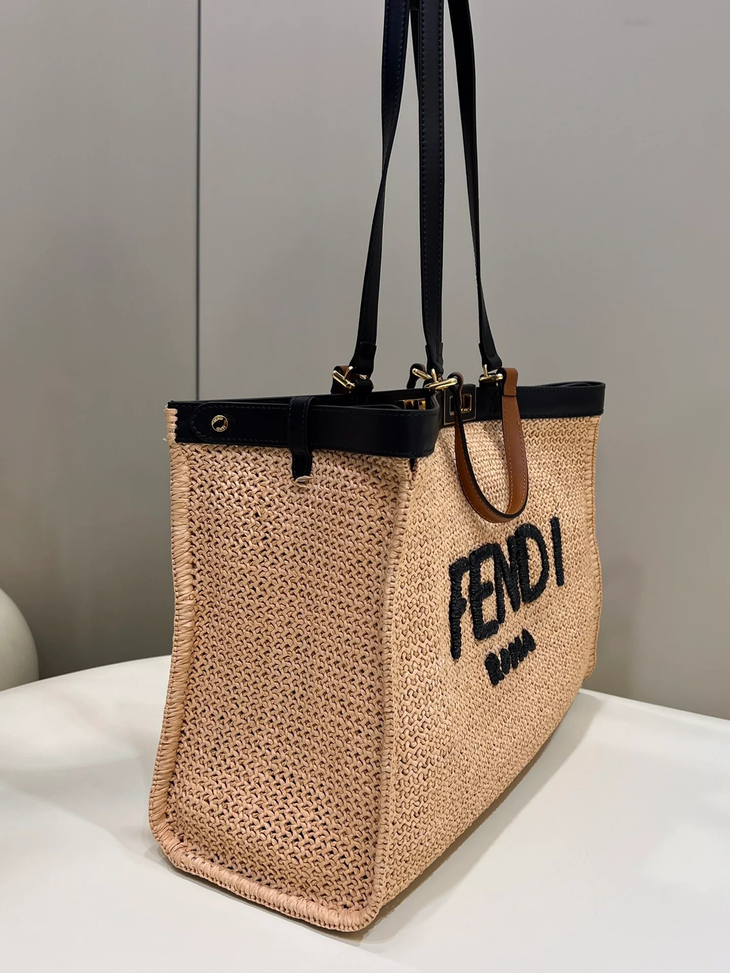 Плетеная сумка-тоут Fendi Peekaboo X-tote