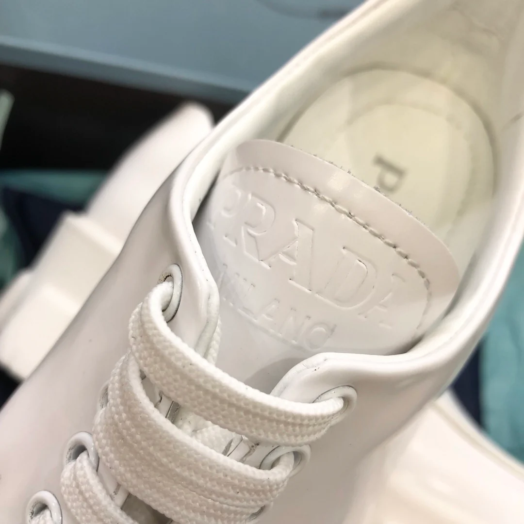 Обувь Prada - Лоферы Prada на монолитной платформе со шнуровкой