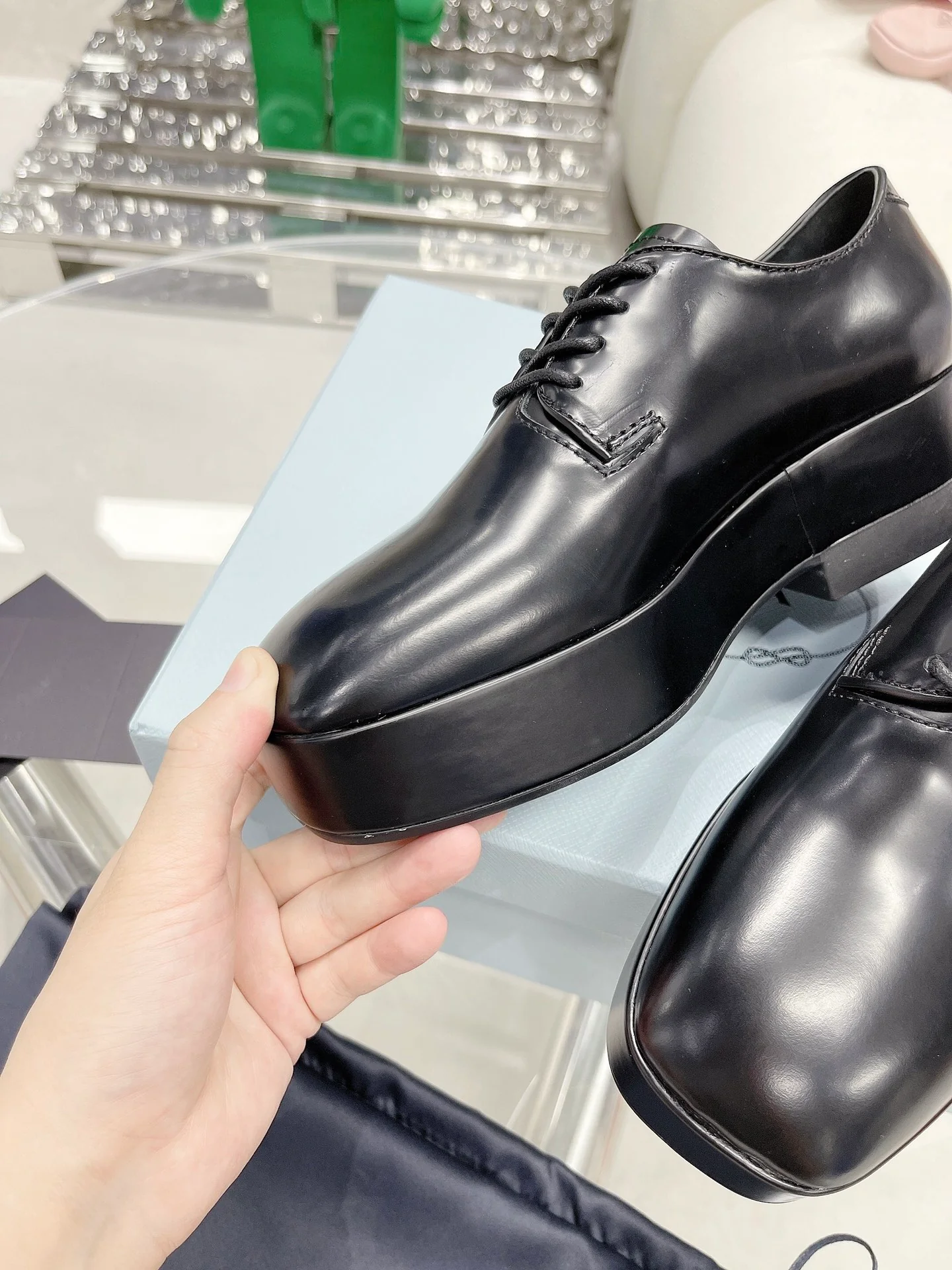 Prada 2022: стиль с подиума – ботинки на платформе.