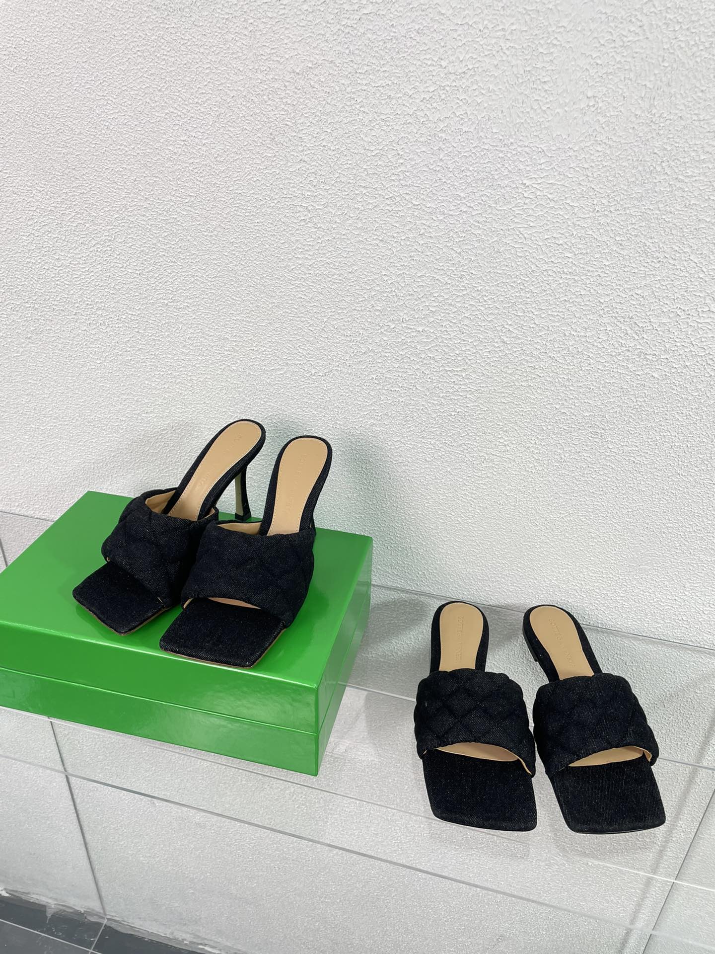 BV - Туфли на высоком каблуке из овечьей кожи - Черные