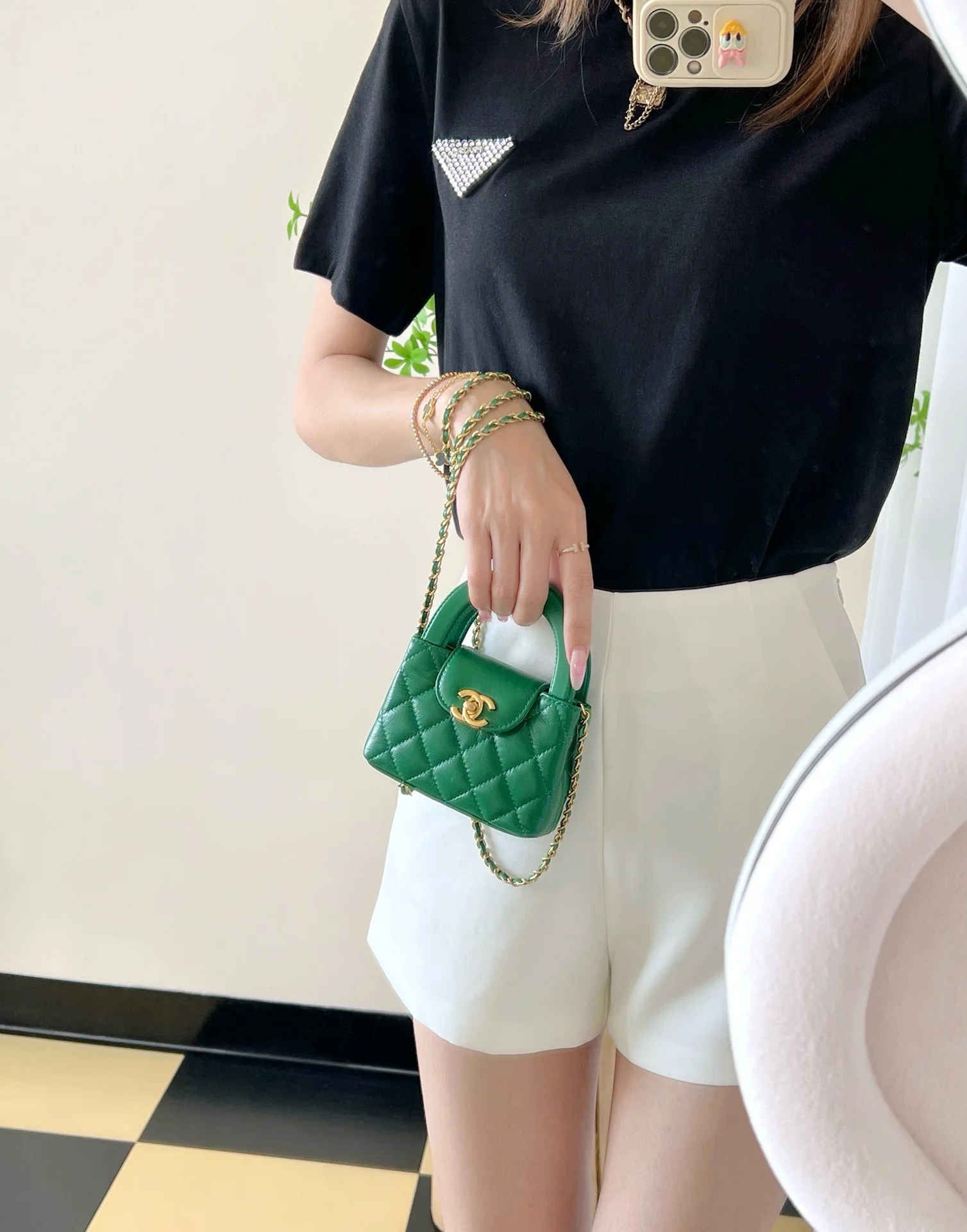 Мини-сумочка Chanel Kelly на цепочке - изумрудно-зеленая