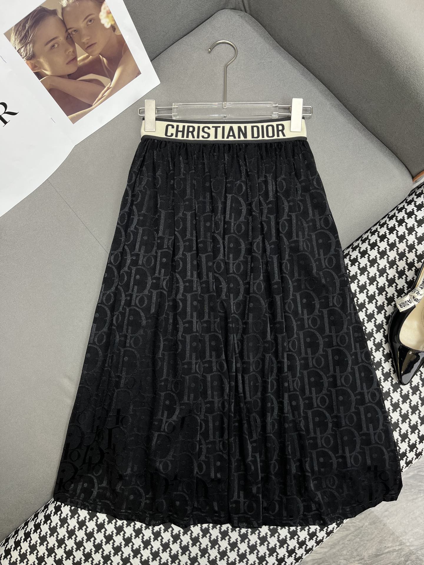 Летняя новая юбка-миди Dior 2403-24ss из сетчатой ??ткани с монограммой - черная.