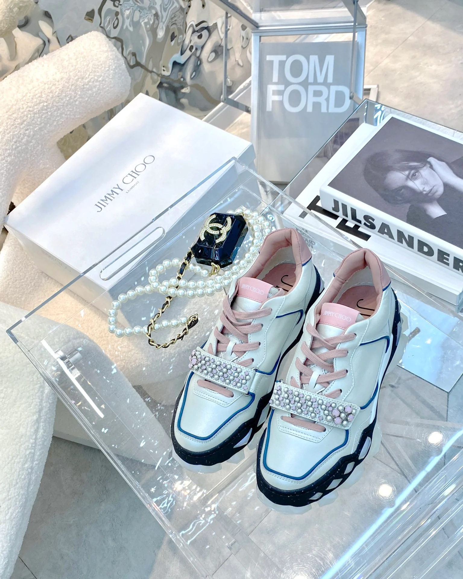 Новые массивные туфли Jimmy 22 New Style с жемчужным верхом