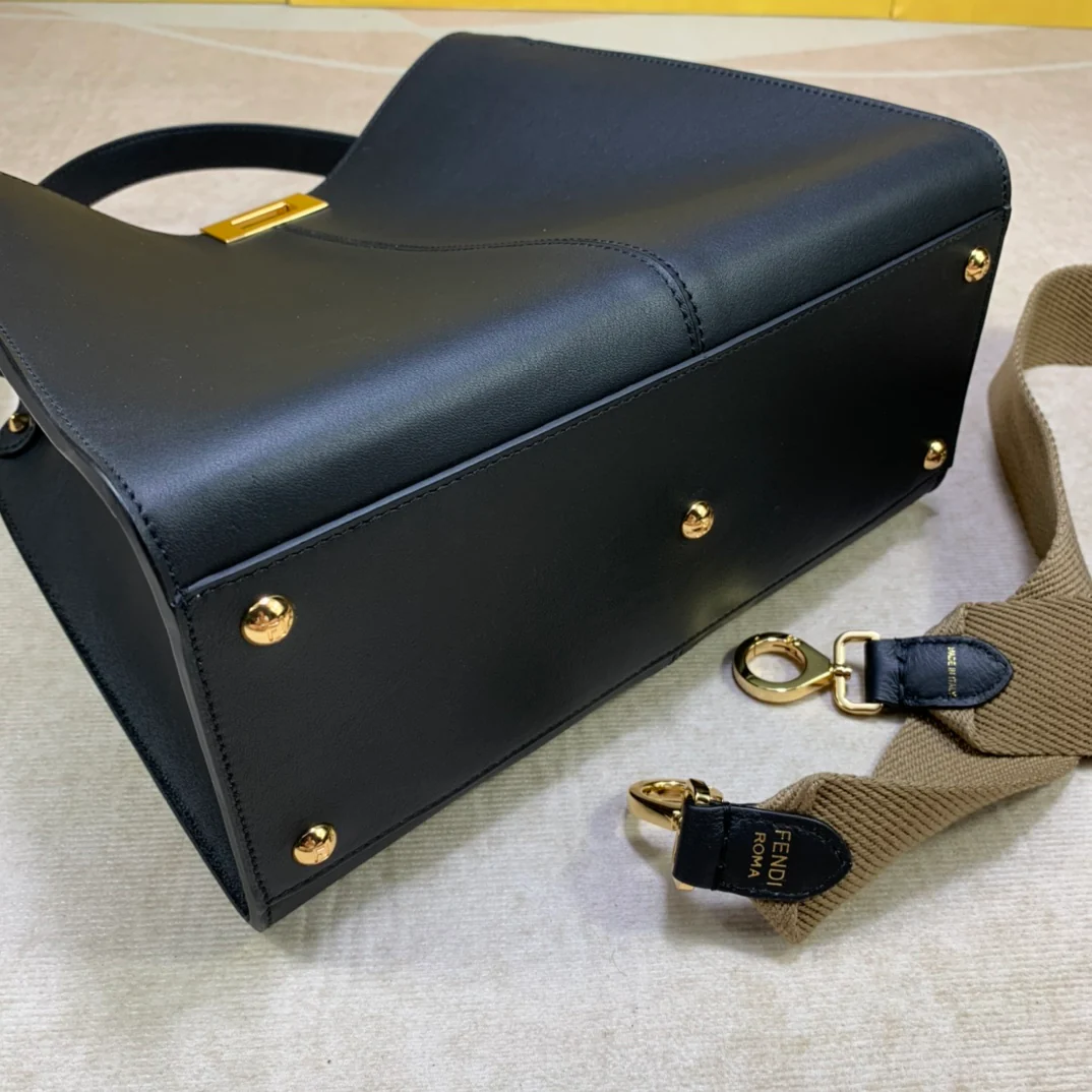 Сумка Fendi Peekaboo Lite Medium из черной кожи - 3