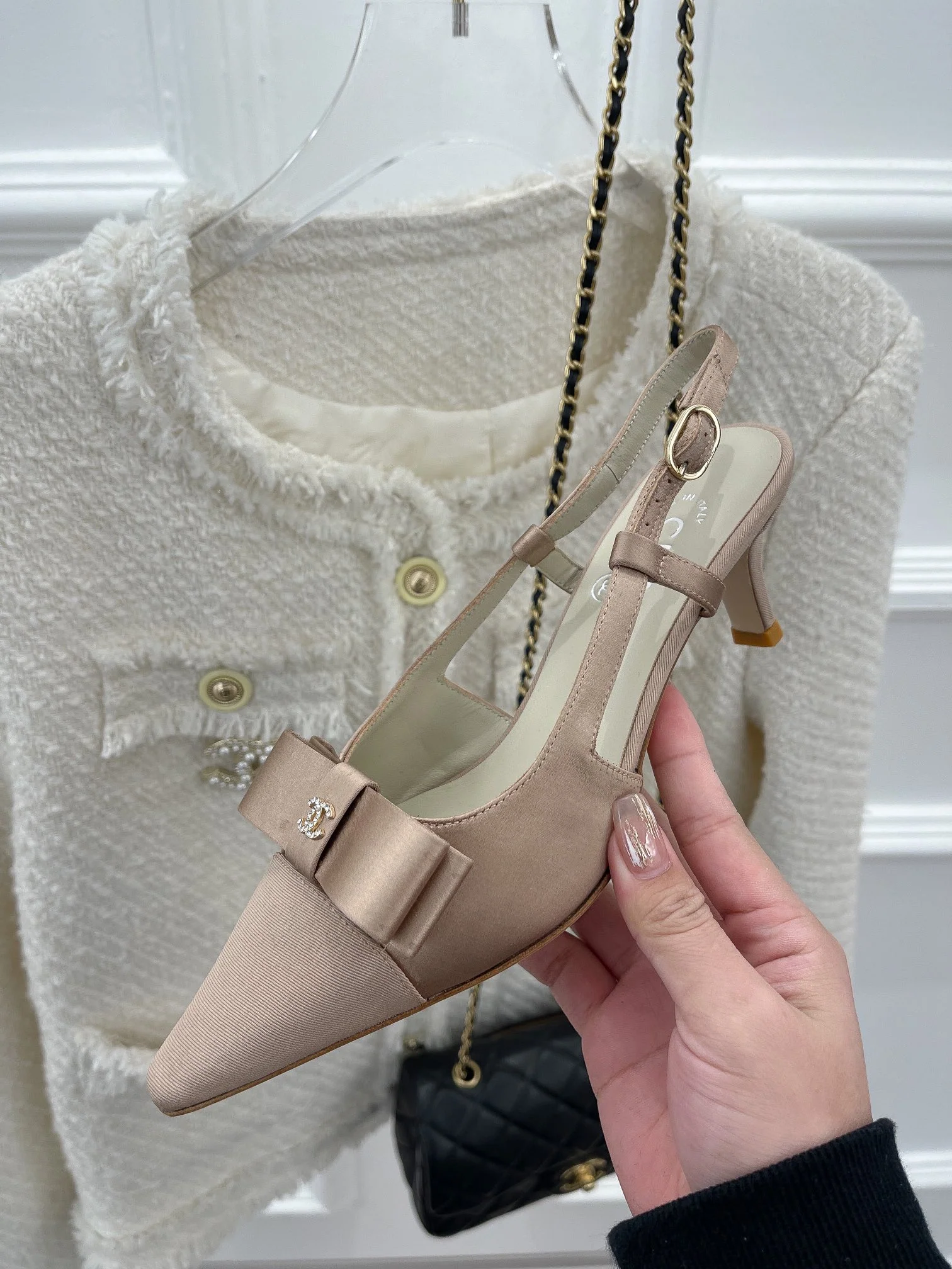 Новинка сезона весна/лето 2023 от Chanel - винтажные босоножки на высоком каблуке с бантом - 5 см - розовые