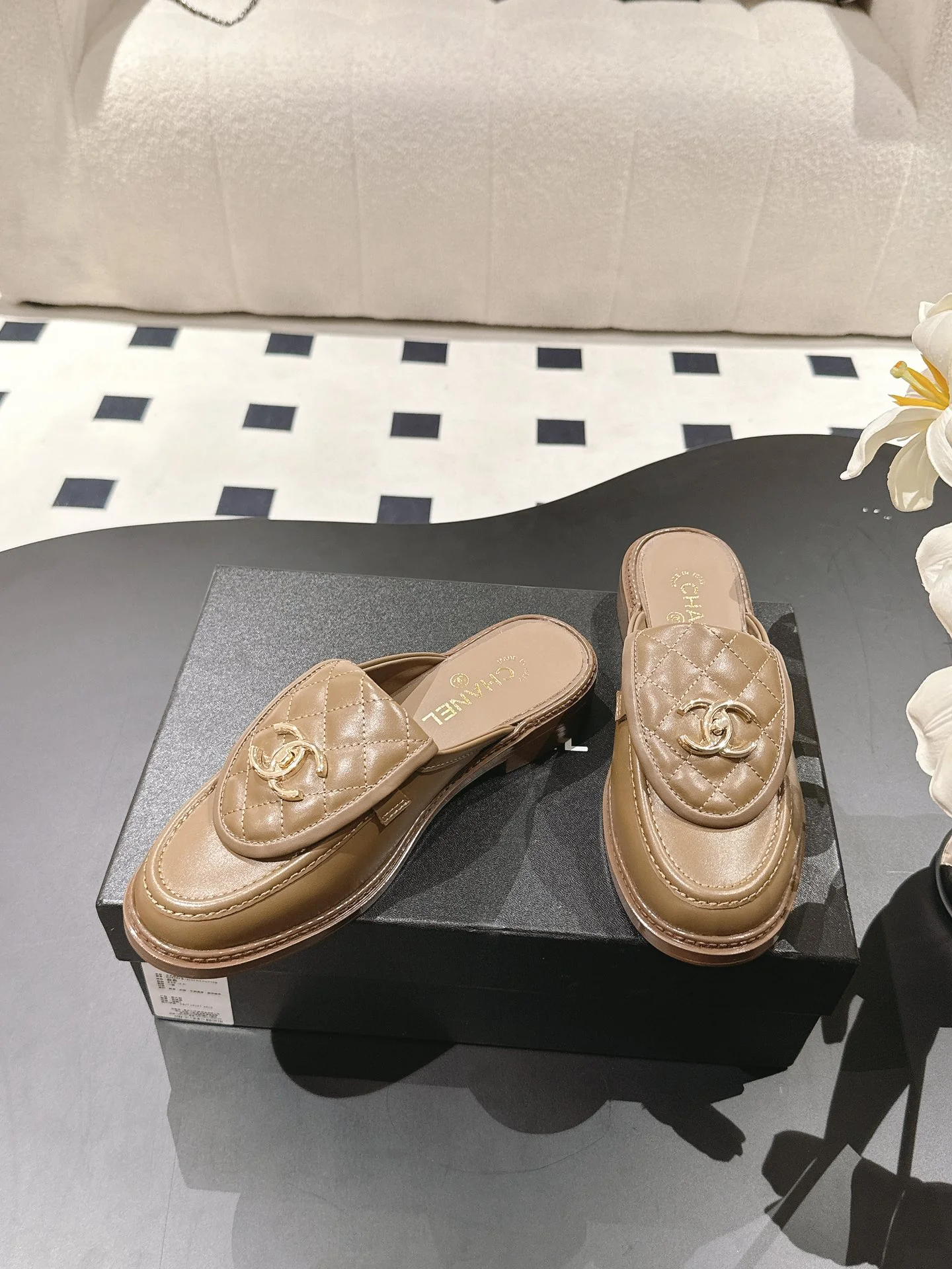 Сандалии Chanel 2024 в клетку - кофейно-коричневые