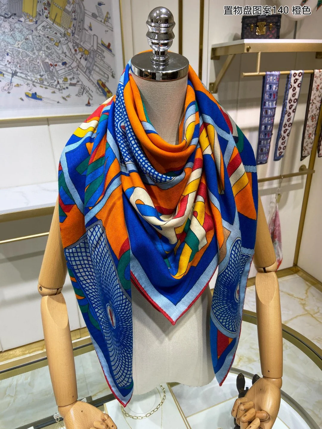 Шарф Hermes с узором ?Поднос? — 140 см — 70% кашемир — 30% шелк