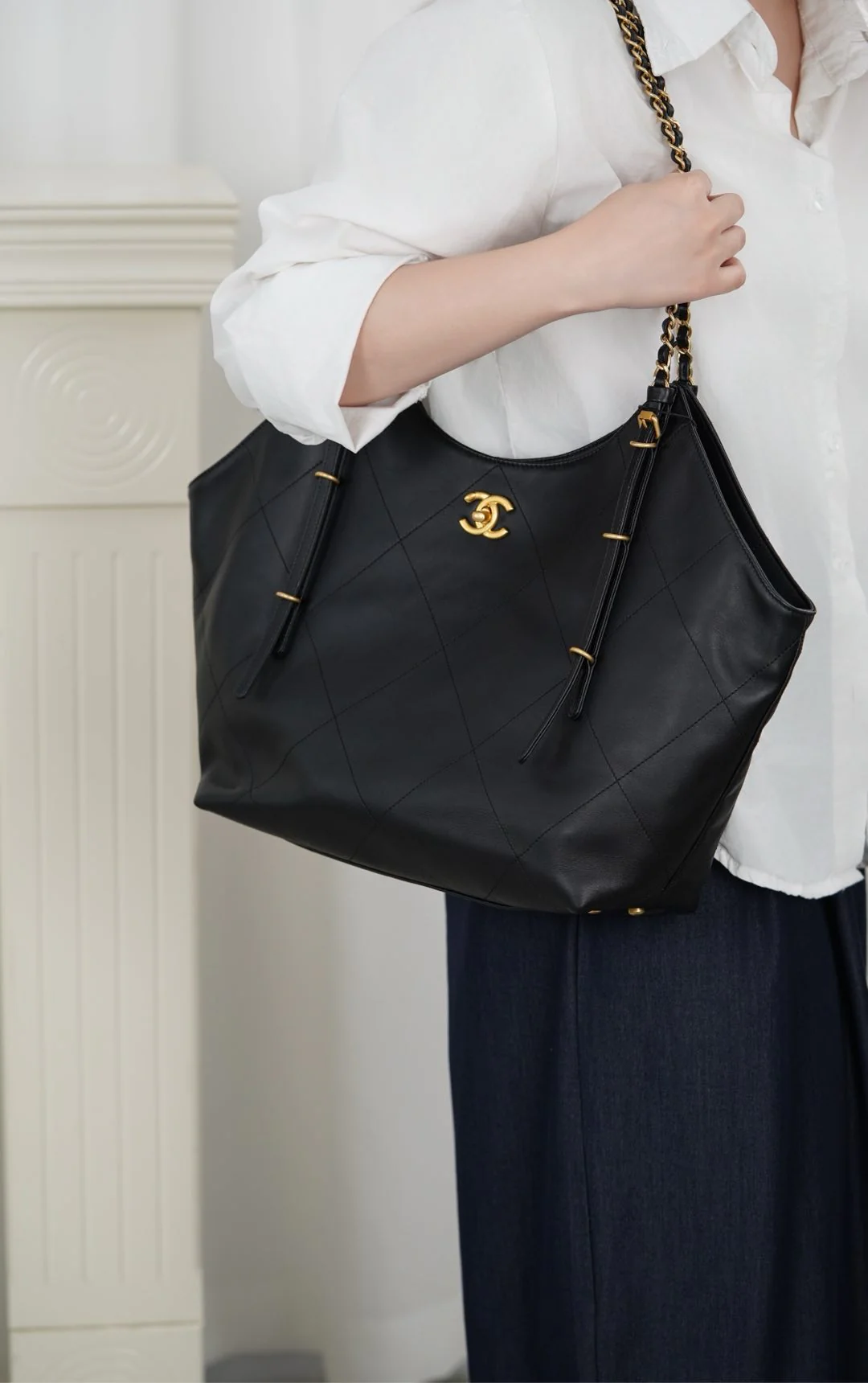 Маленькая сумка Chanel 25stote - черная