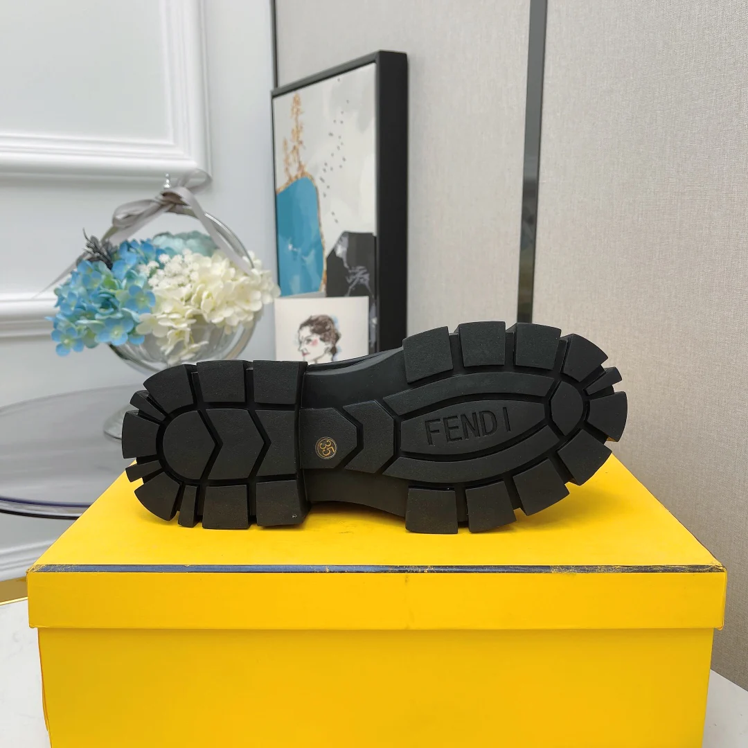 Fendi - Новинка сезона осень/зима 2022 - Ботинки челси на платформе