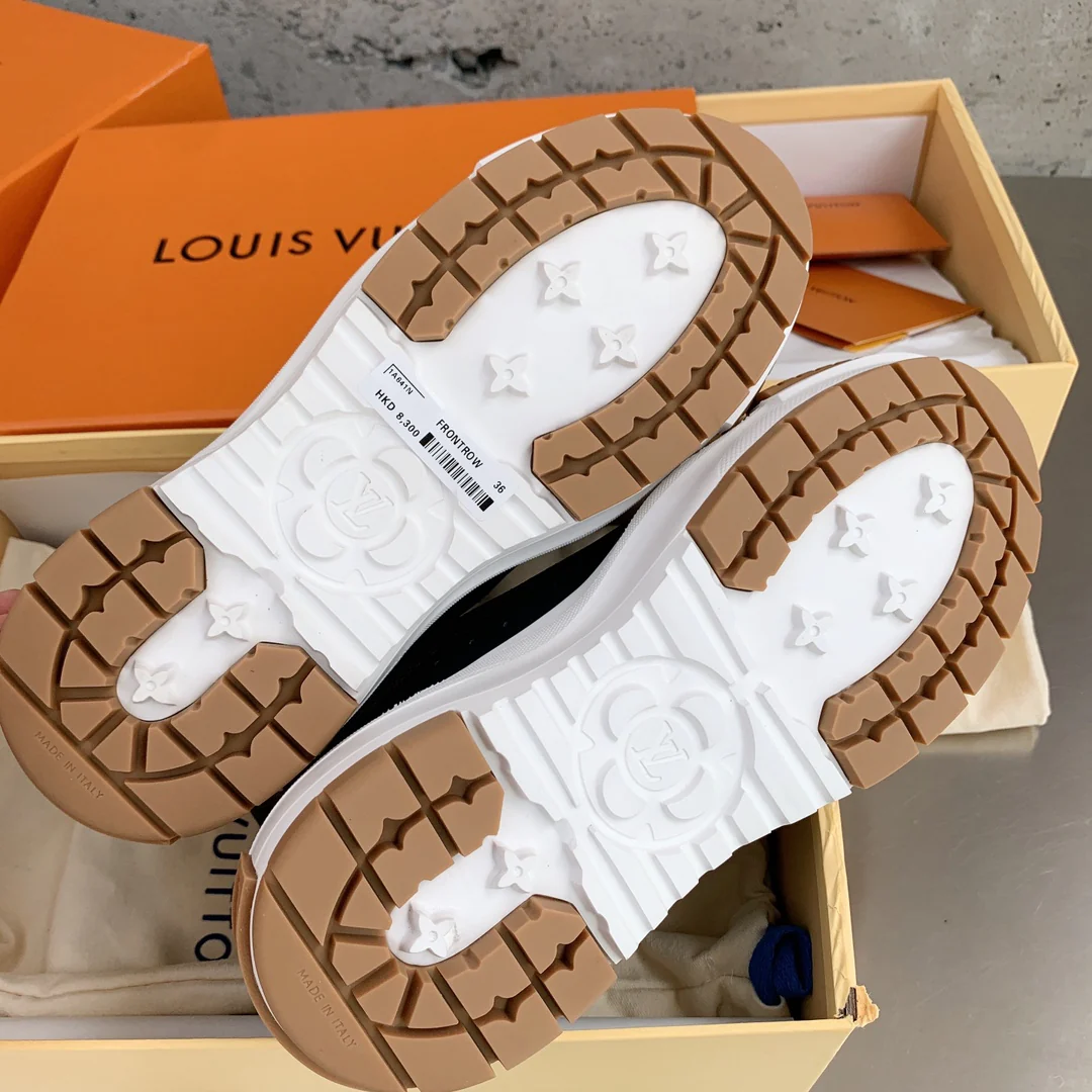 Шерстяные высокие кроссовки LV