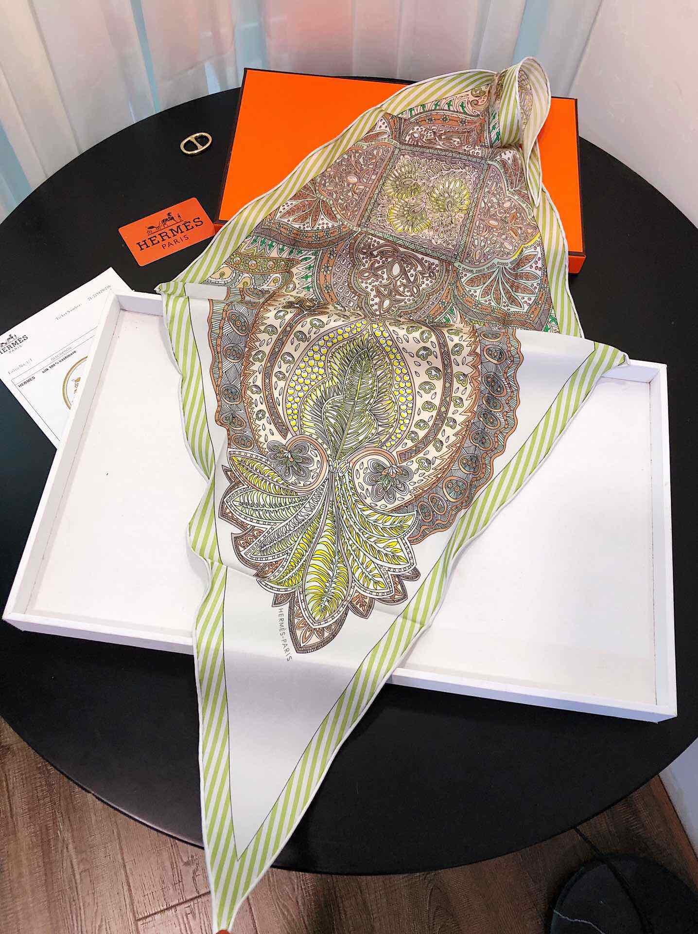 Hermes - Новейший шарф Garden Diamond - 100% - Твиловый шелк - 43 - 115 см - 1