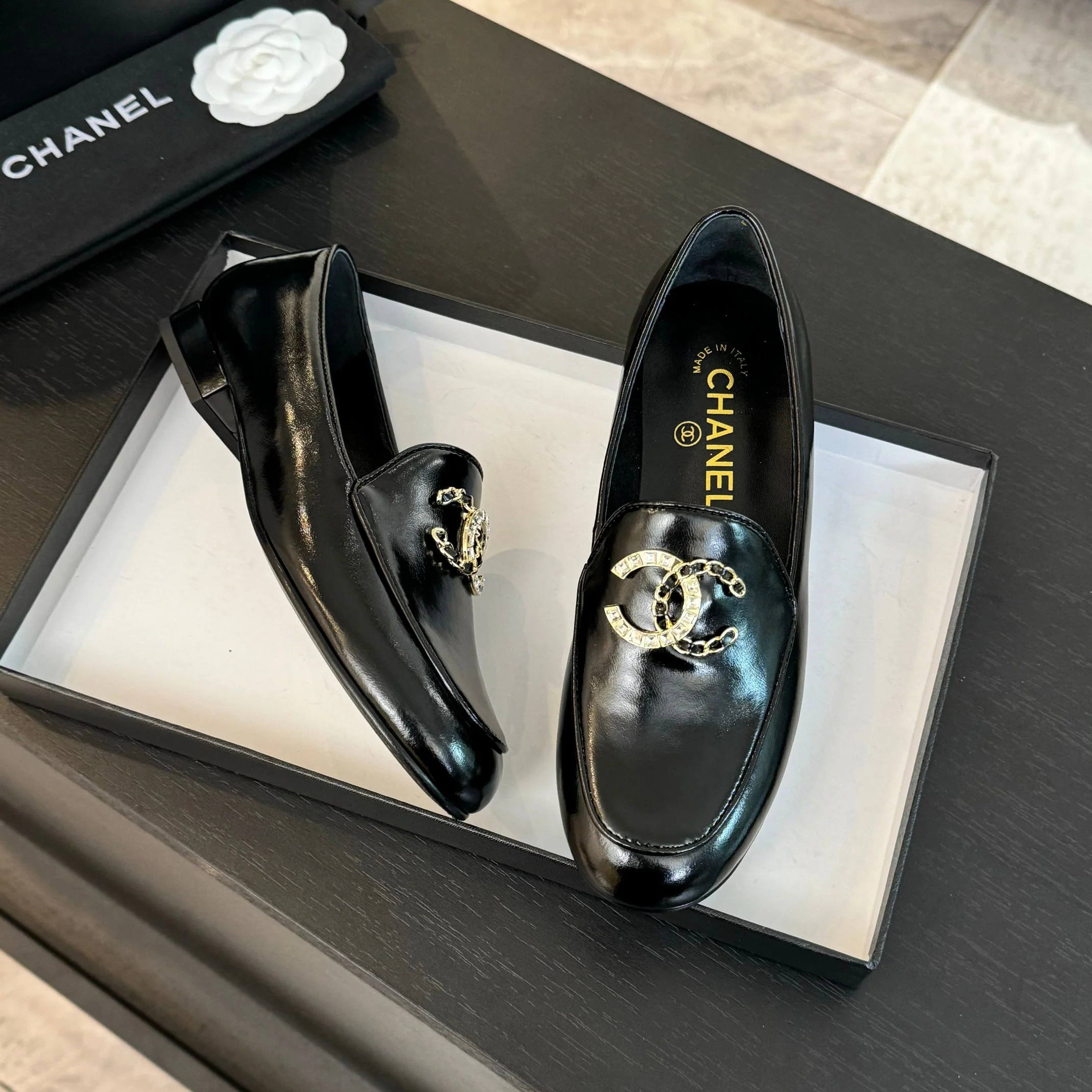 Ретро-туфли Chanel 2024 — черные