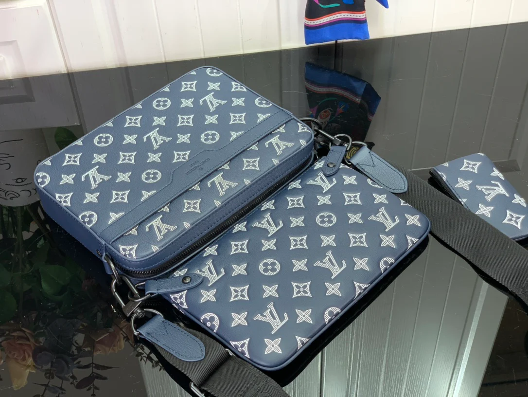 LV-m24753-trio-messenger bag-blue