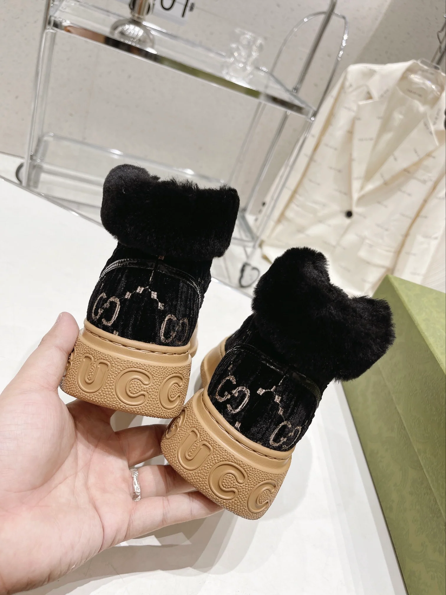 Gucci - Шерстяные низкие зимние сапоги - Черные