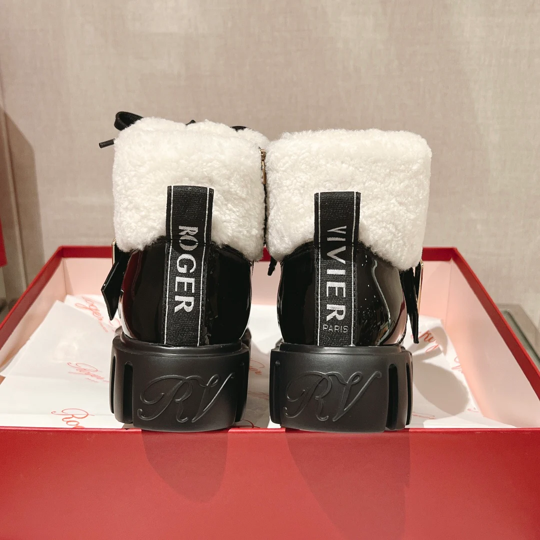 Обувь RV Shoes - коллекция осень-зима 2022 - Ботильоны на платформе из овечьей шерсти