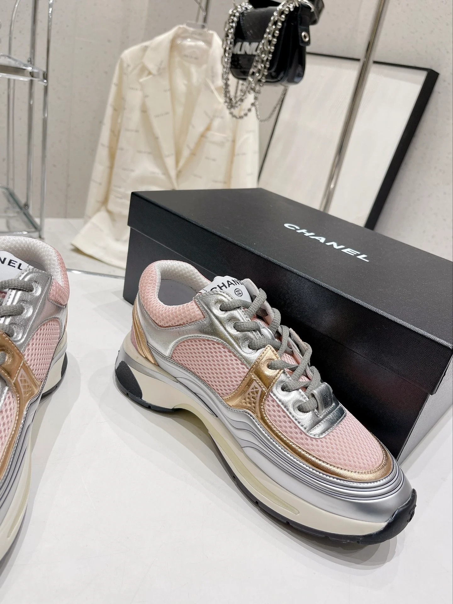 Новинка весны 2023 года от Chanel - Дышащая сетка - Повседневные кроссовки - Розовые