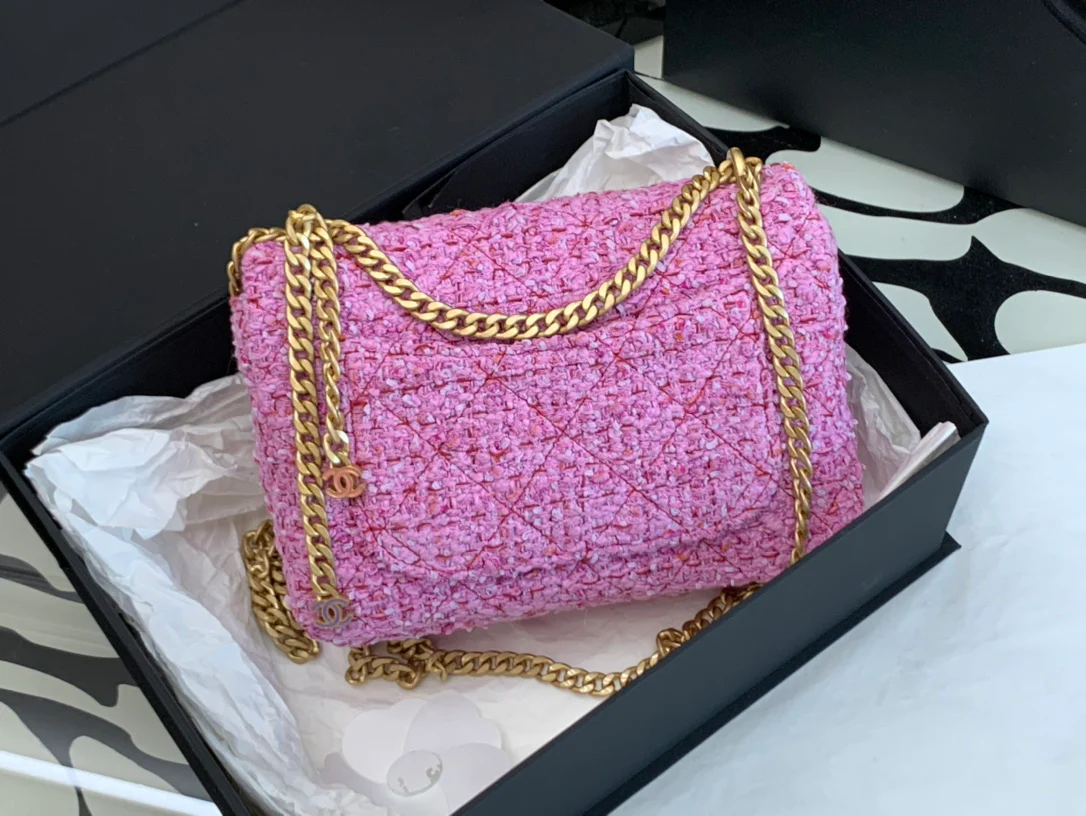 Новинка 2022 года от Chanel - квадратная сумка-клатч с эмалированной пуговицей - 21 см - 3 дюйма