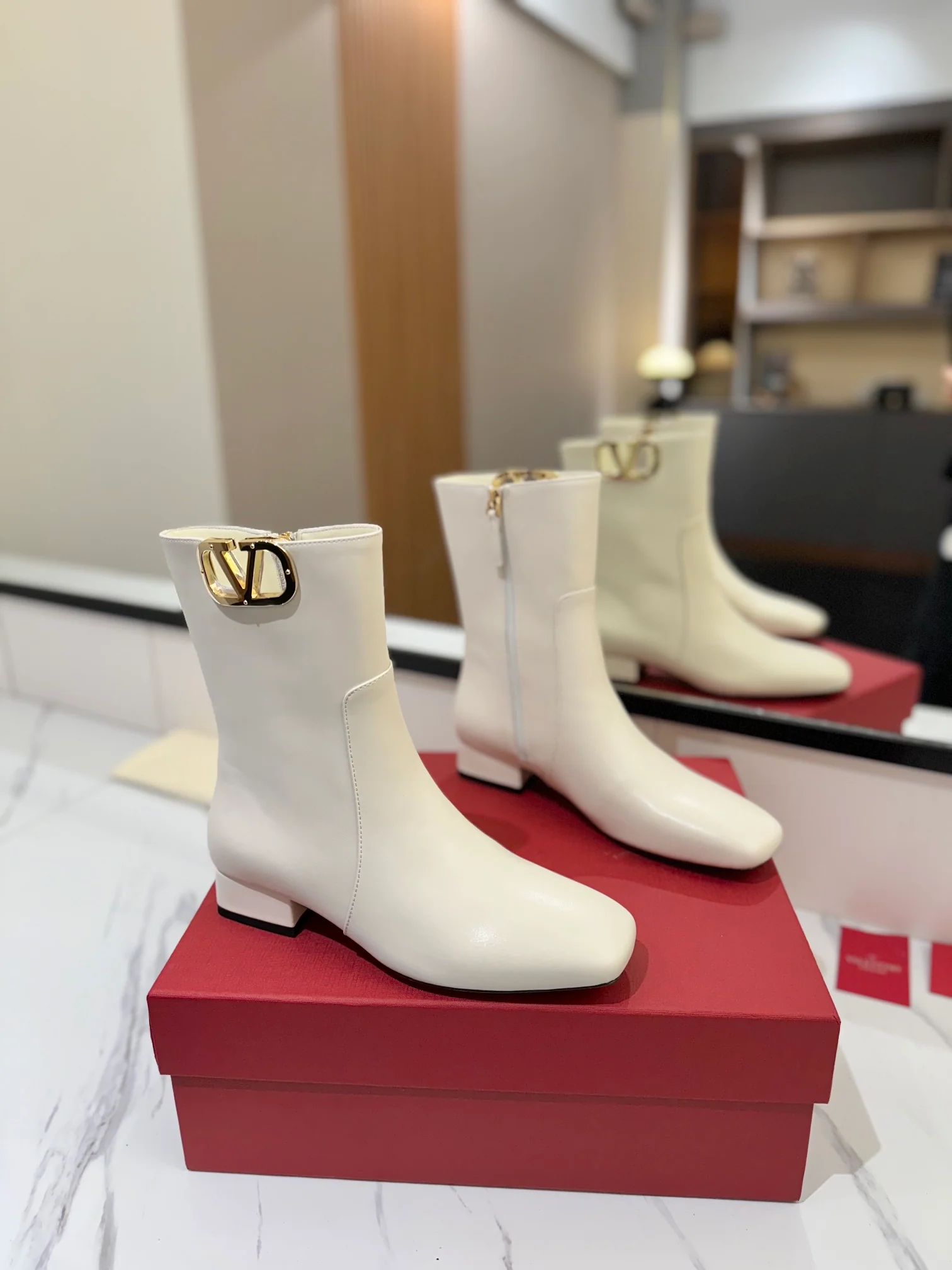 Ботильоны Valentino 2024 из кожи - белые