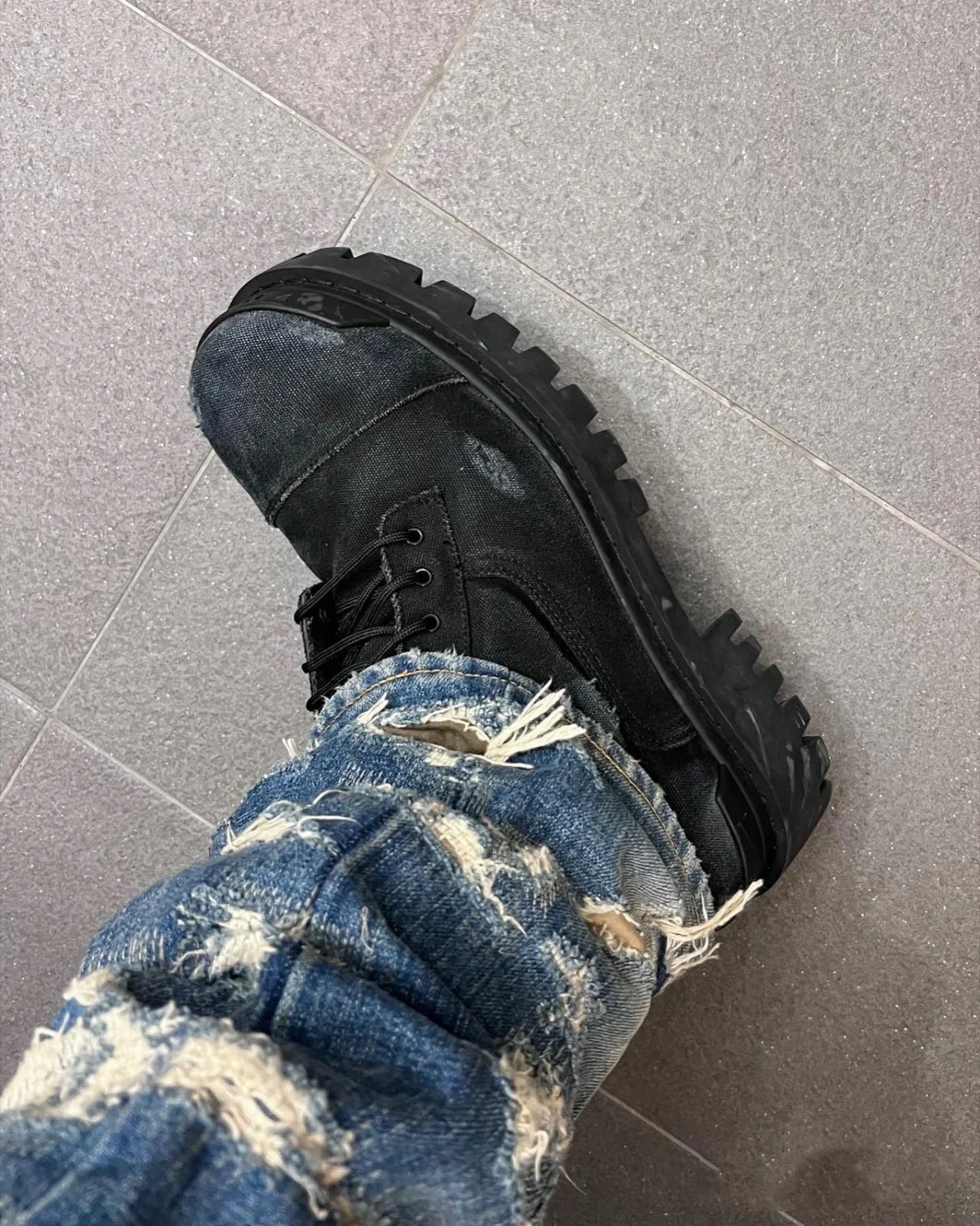 Balenciaga - Ботинки Big Head - Ботинки Dr. Martens - Верхнее изображение