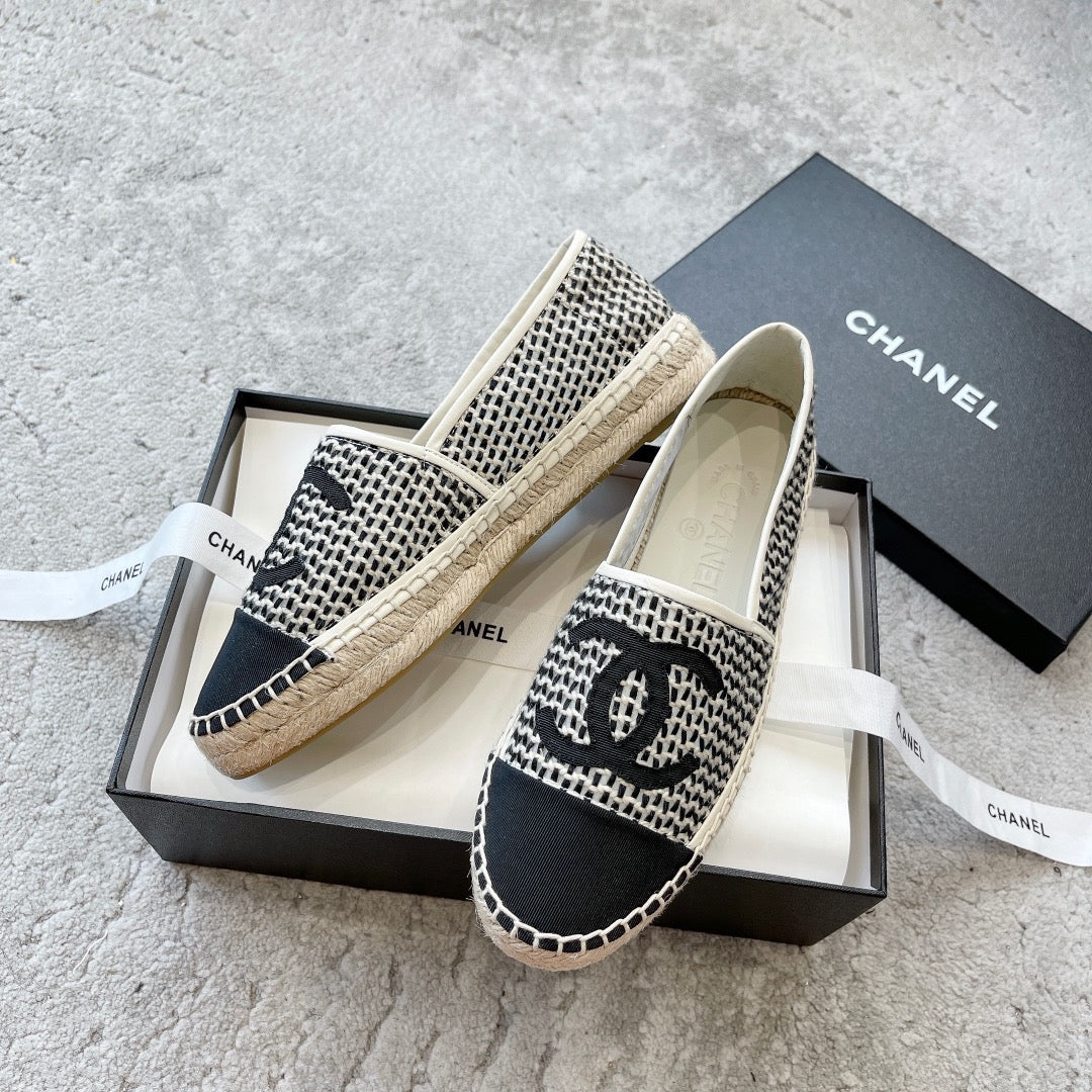 Chanel - Коллекция ?Вечная классика? - Плетеные рыбацкие туфли - Черные