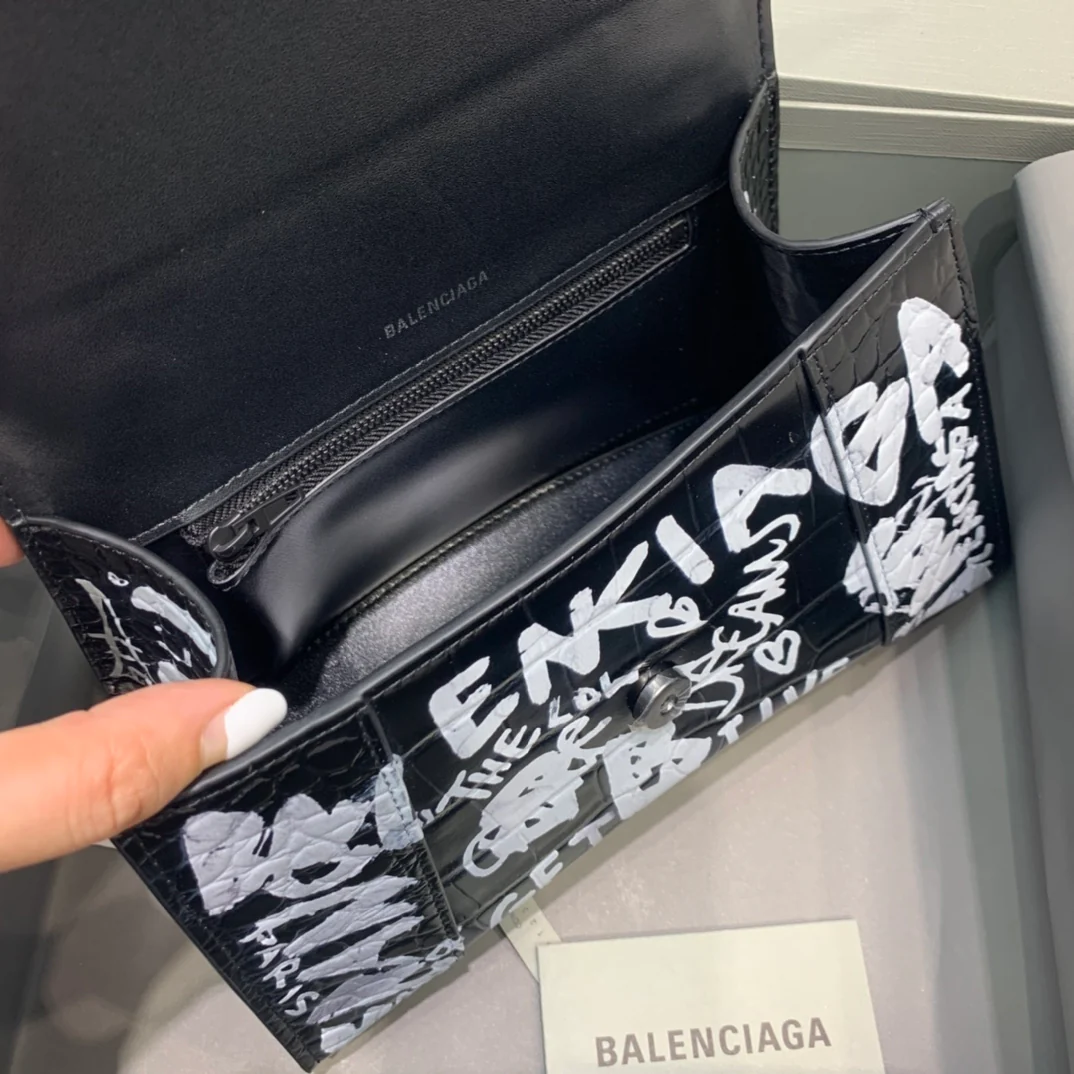Сумка Balenciaga Hourglass - черная с рисунком под крокодиловую кожу