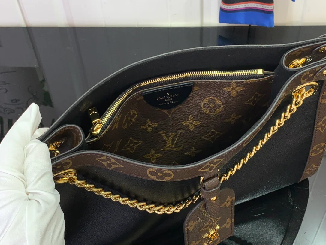 LV-m13140-nova-маленькая сумочка-черная