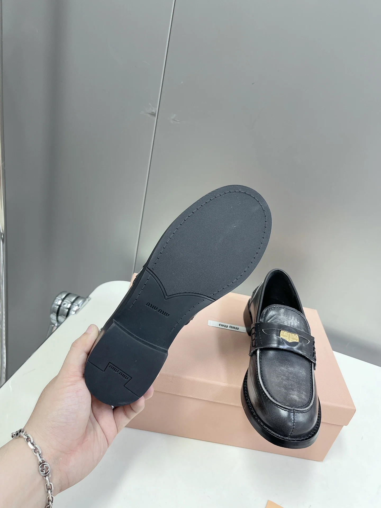 Лоферы Miu Miu Coin - черные