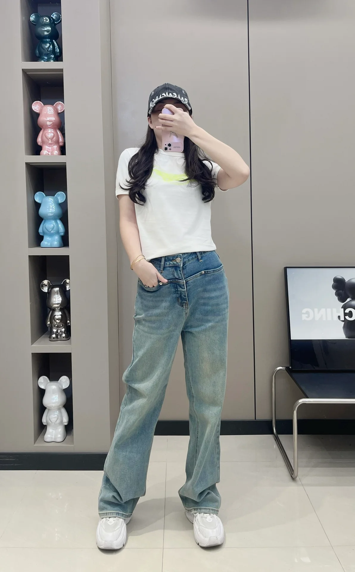 Классические джинсы Chanel 2403 с вышитыми буквами - 1 шт.