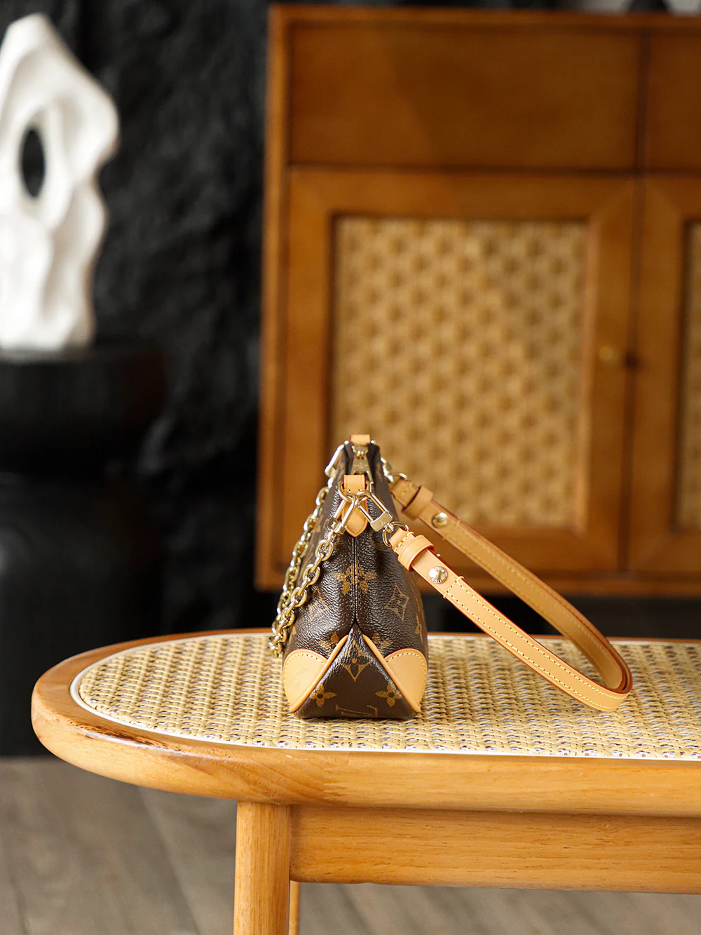 LV-m25519-nano-boulogne croissant