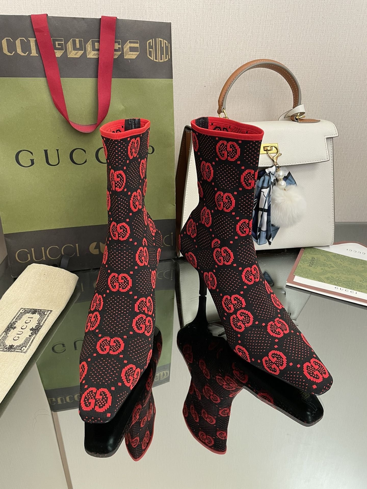 Ботинки-носки Gucci с острым носком на шпильке - красные