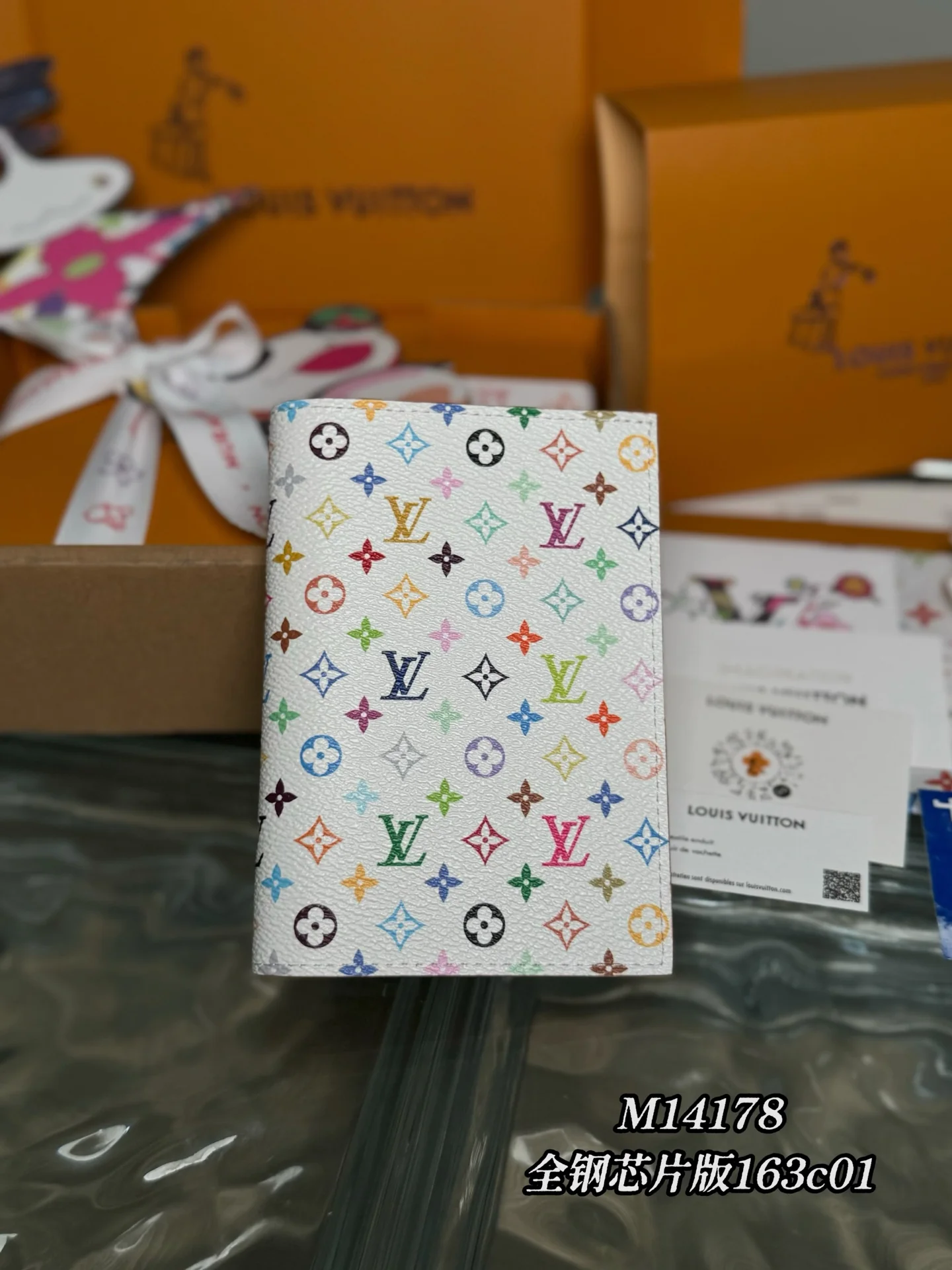 Обложка для паспорта LV-m14178-lvxtm - розово-белая