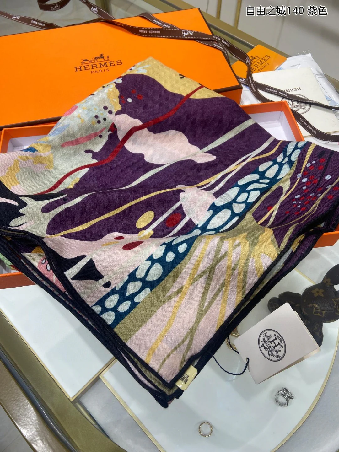 Шарф Hermes Liberty City - 140 см - 70% кашемир - 30% шелк - 2 шт.