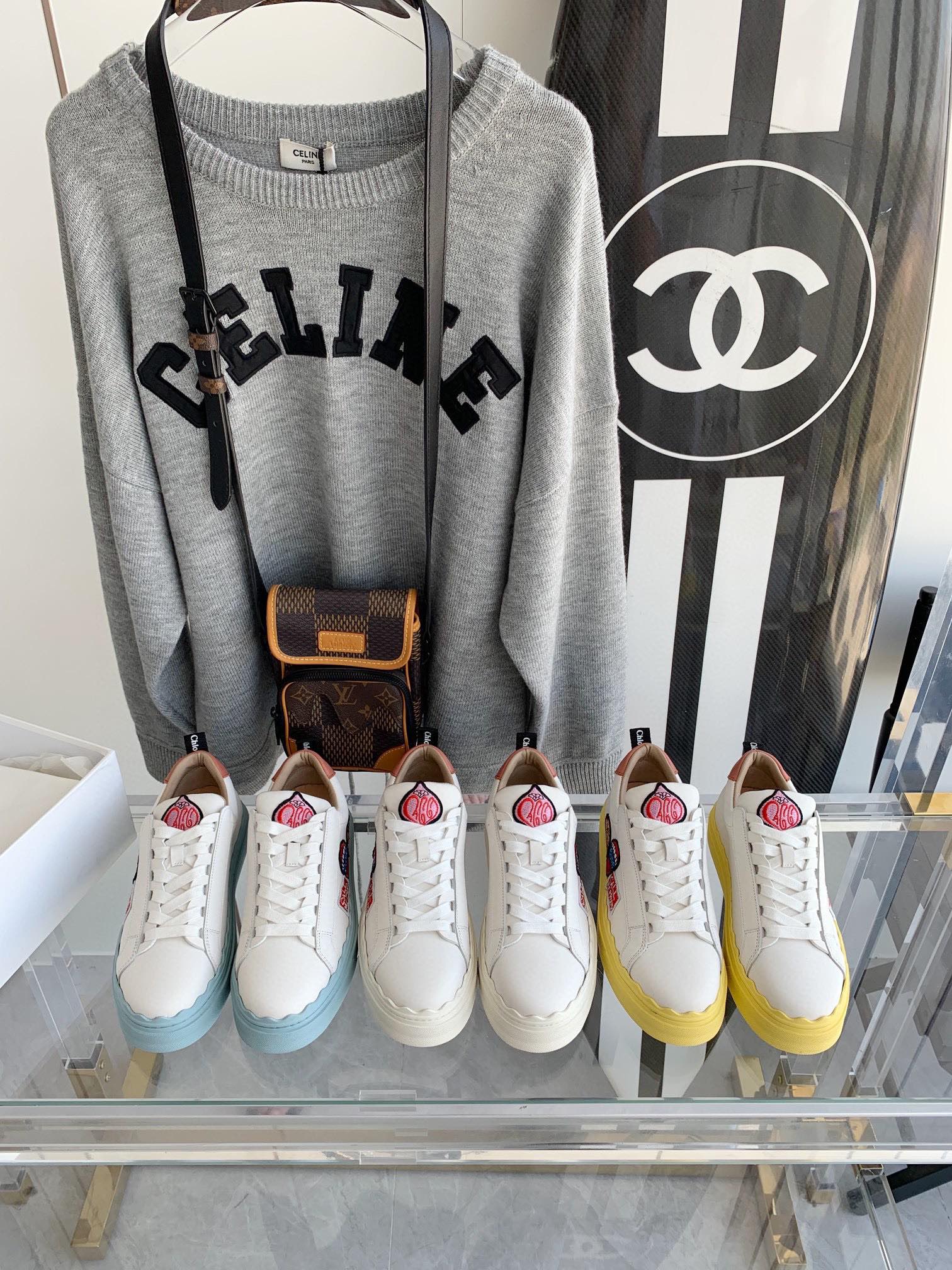 Коллекция белых кроссовок Chloe