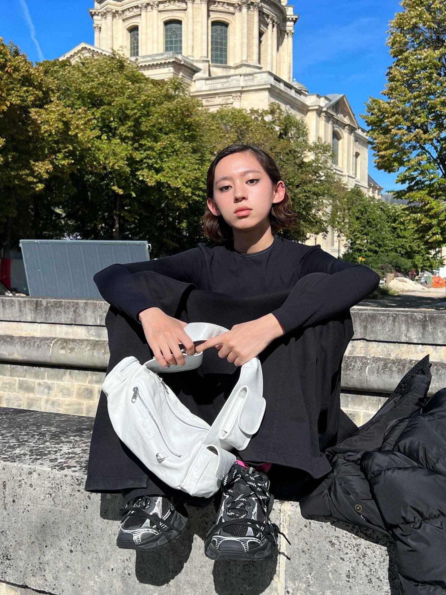 Сумка Balenciaga Superbusy, средний размер, 35 см, белая.