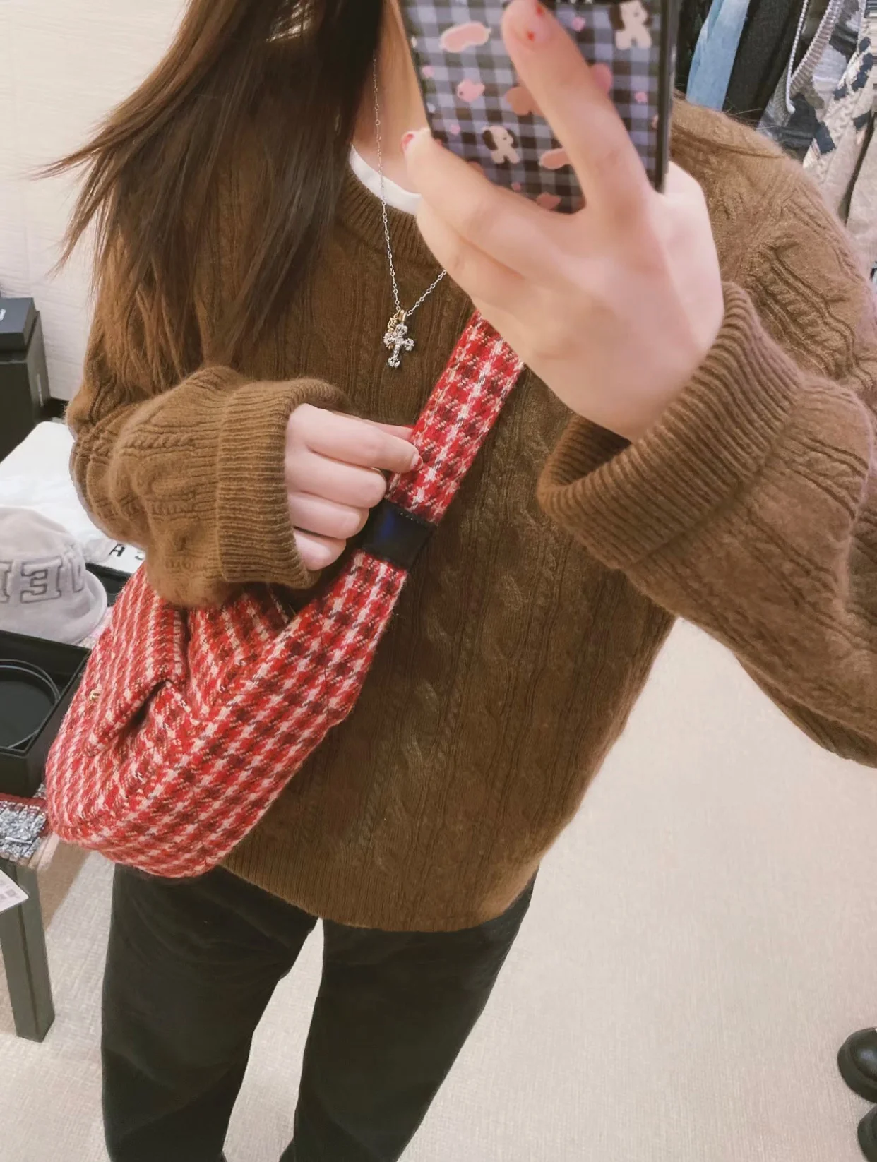 Сумка-хобо Chanel-Plover в красную клетку, полумесяц