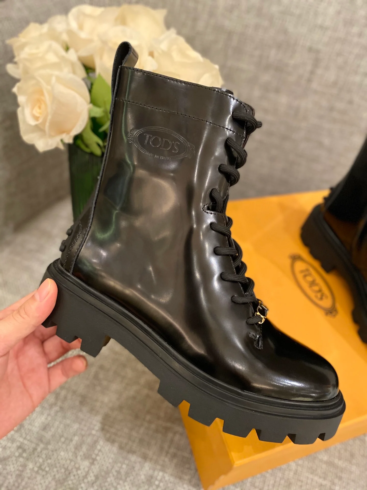 Ботинки на платформе Tods до середины икры