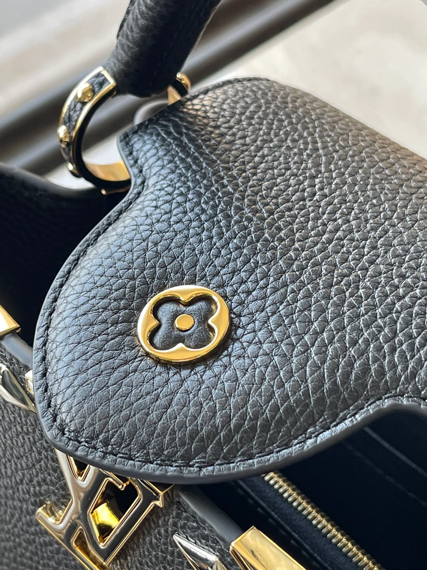 LV-m12751-capucines-small handbag-black