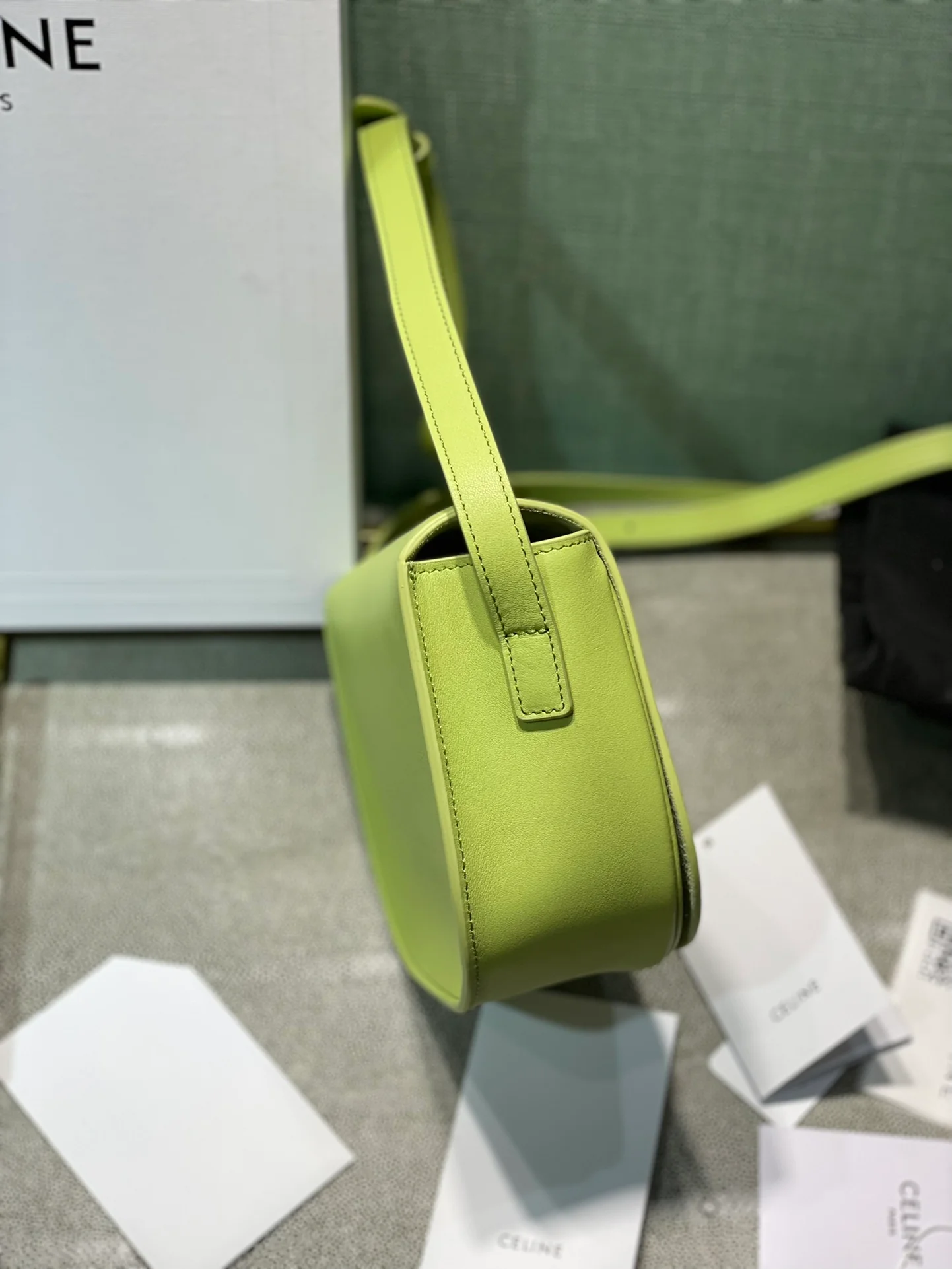 Сумка-седло Celine Kiwi Green Folco Cuir