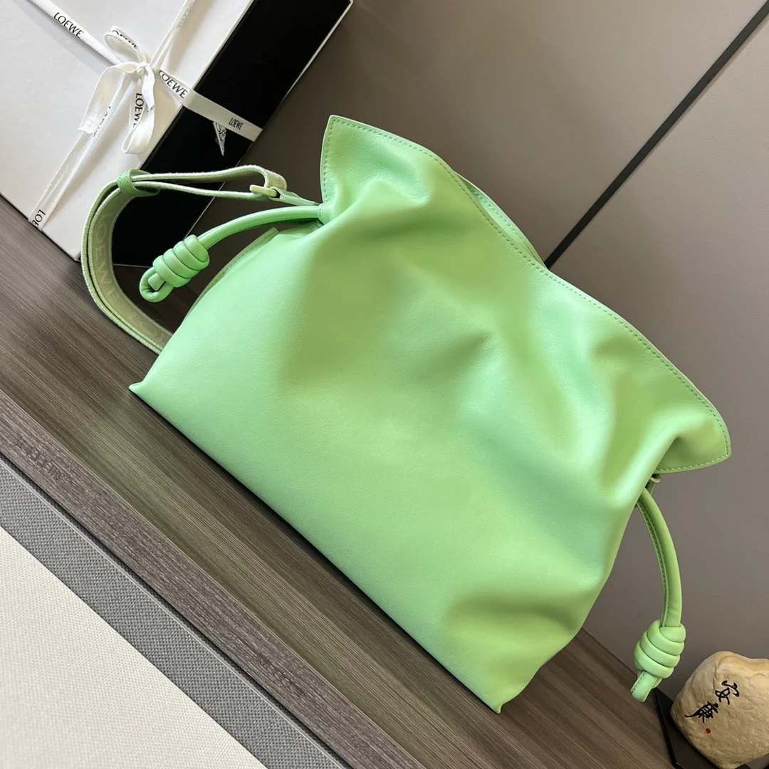 Клатч Loewe Flamenco - телячья кожа наппа - светло-зеленый