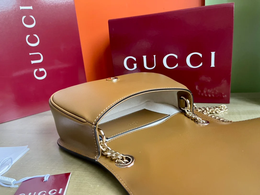 Ремешок на плечо Gucci 2025 из замши и кожи с золотой цепочкой - коричневый